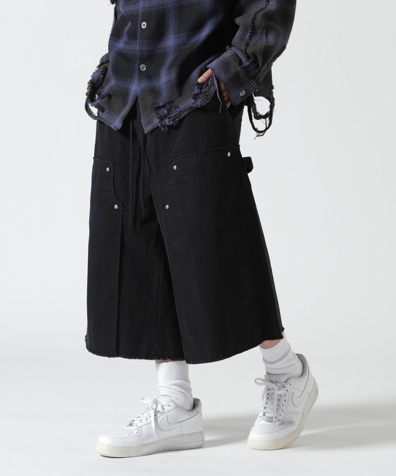 Height 178 Chest 92 Waist 76 hips 95 Shoes 27.0 着用サイズ:L