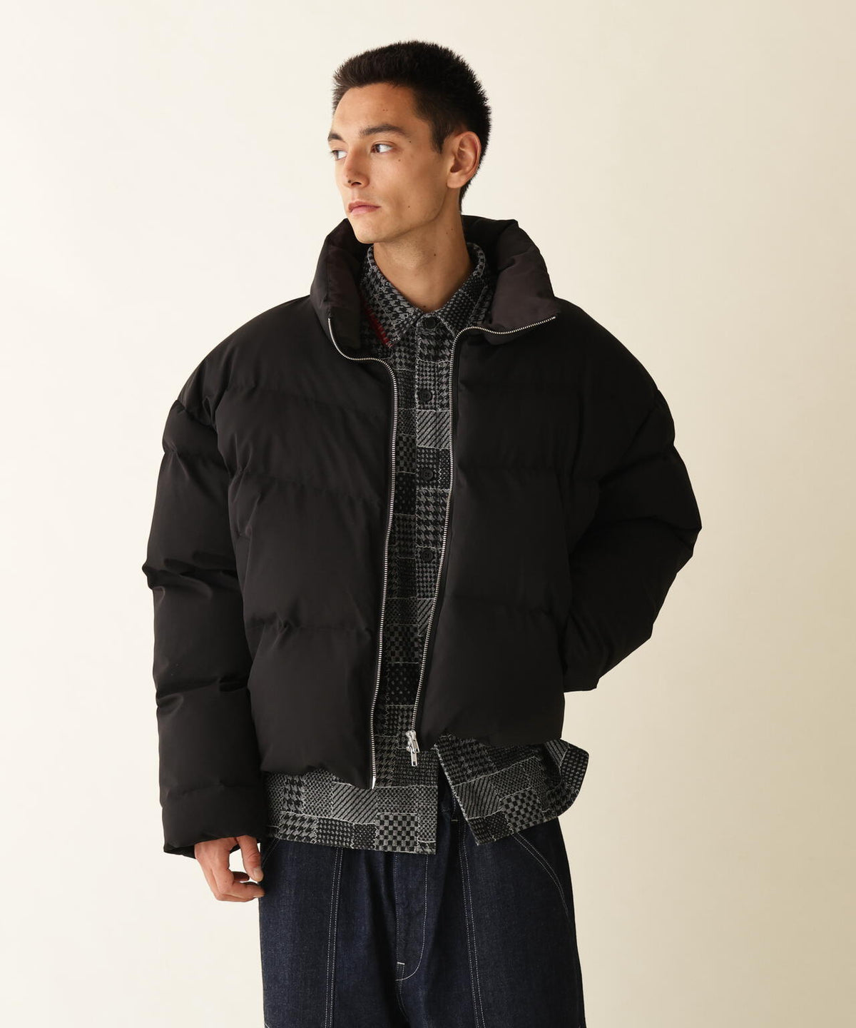 183cm B:86 W:74 H:88