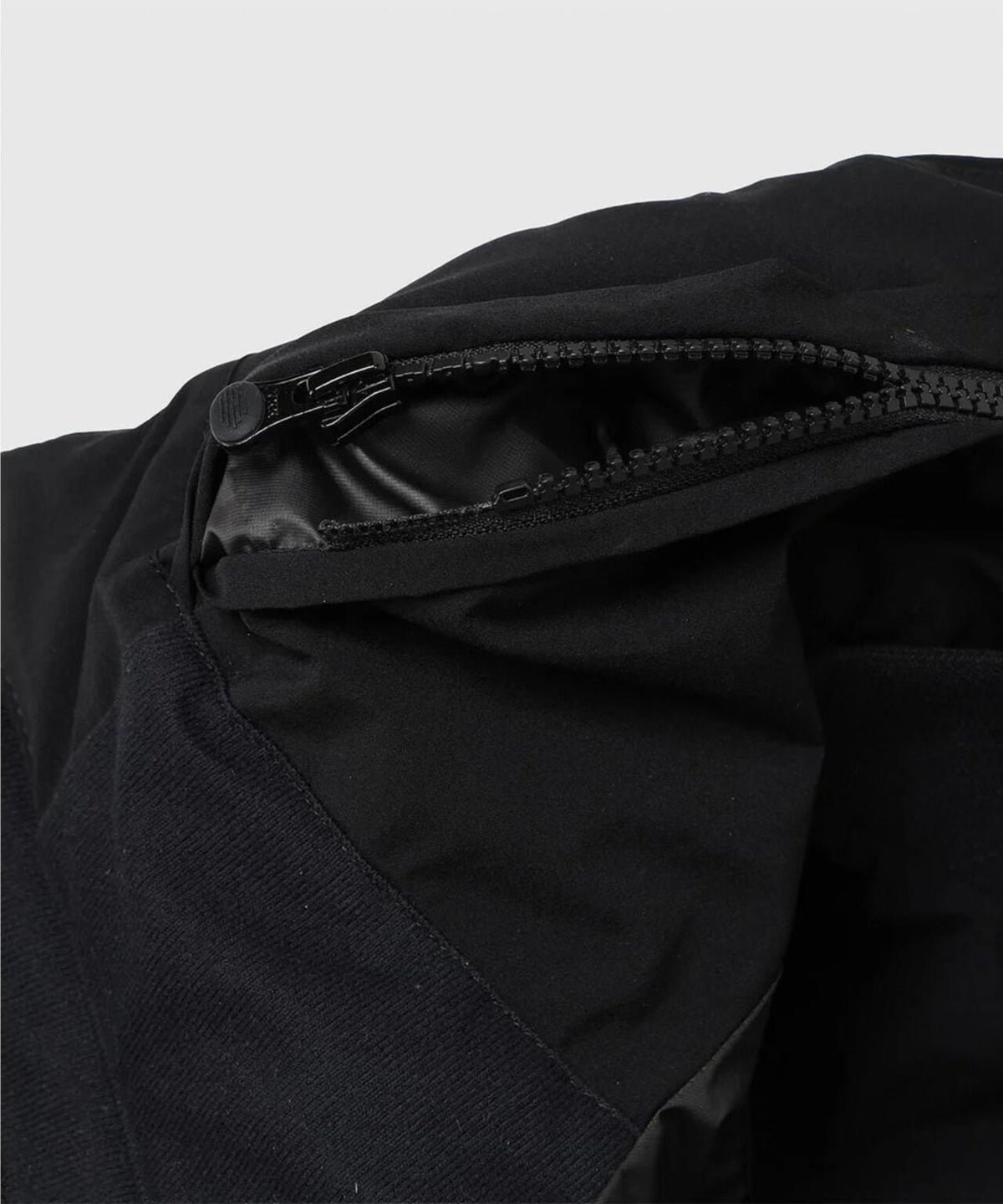 DESCENTE ALLTERRAIN/デサントオルテライン MOUNTAINEER 水沢ダウン マウンテニア