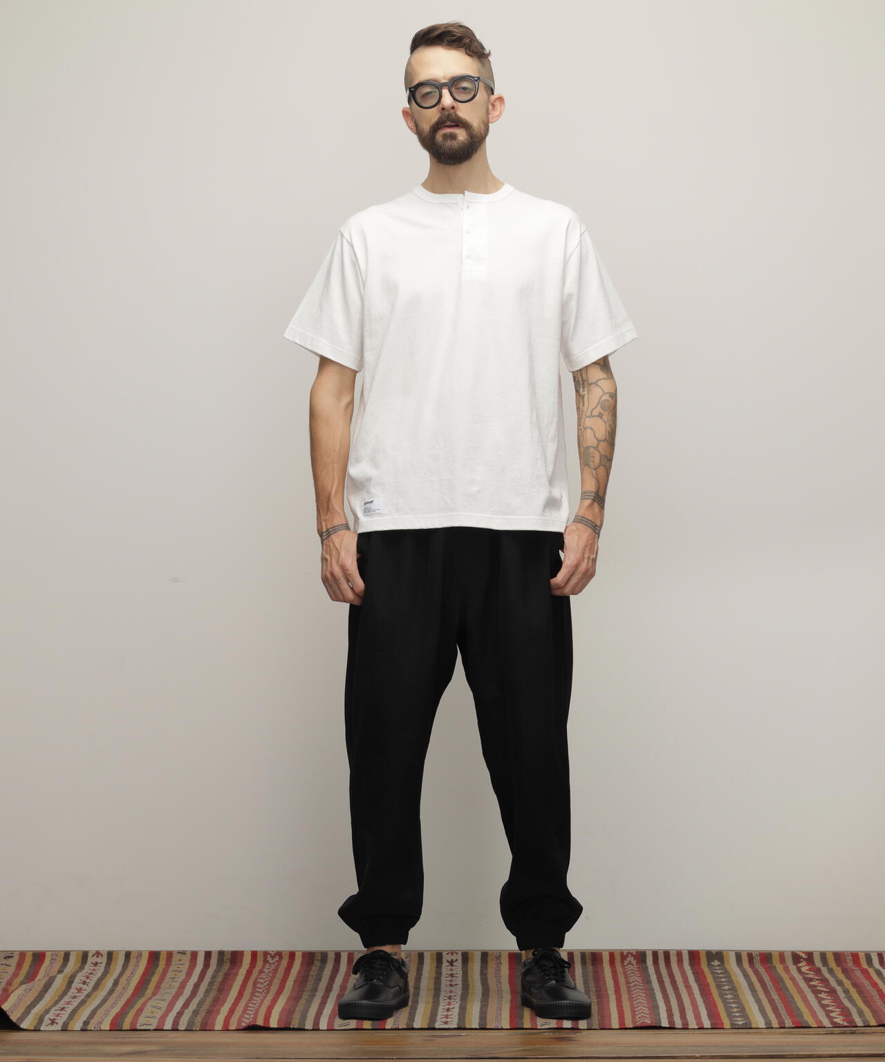 HENLEY TーSHIRT "CREST DRAGON EMB"/刺繍ヘンリーTシャツ "クレスト ドラゴン"