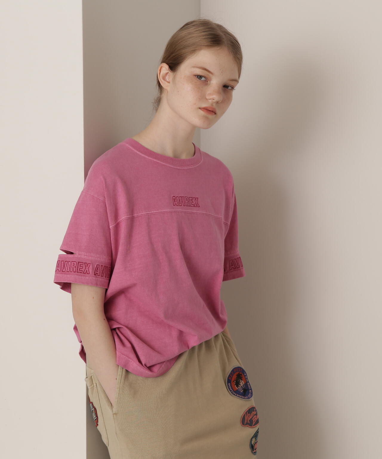 FADE WASH CUFFS OPEN EMBROIDERY T-SHIRT/フェイドウォッシュ カフスオープン刺繍Tシャツ