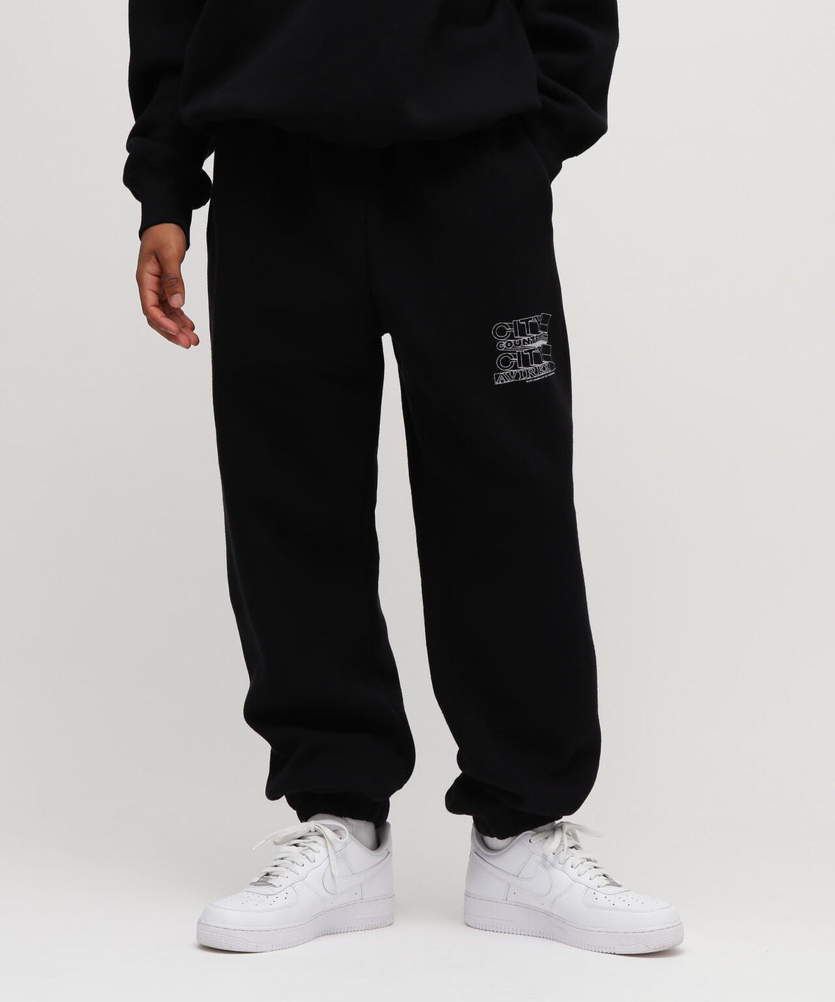 《AVIREX × CITY COUNTRY CITY》SIGNATURE SWEAT PANTS