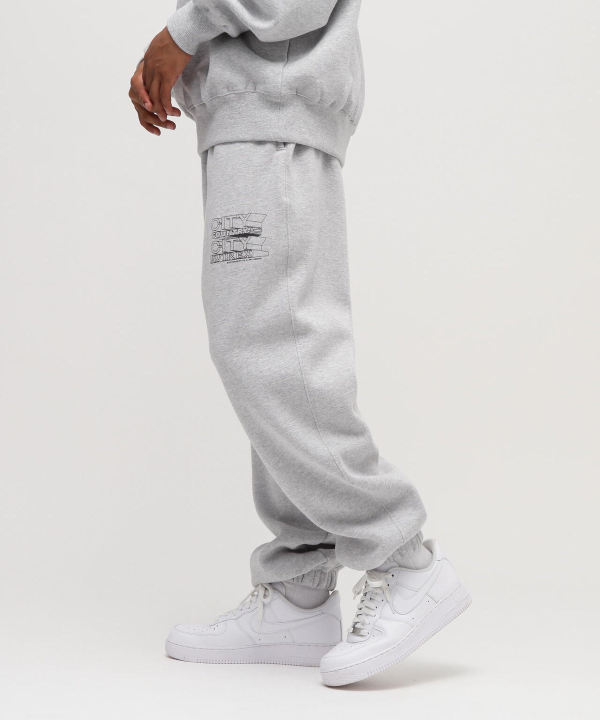 《AVIREX × CITY COUNTRY CITY》SIGNATURE SWEAT PANTS