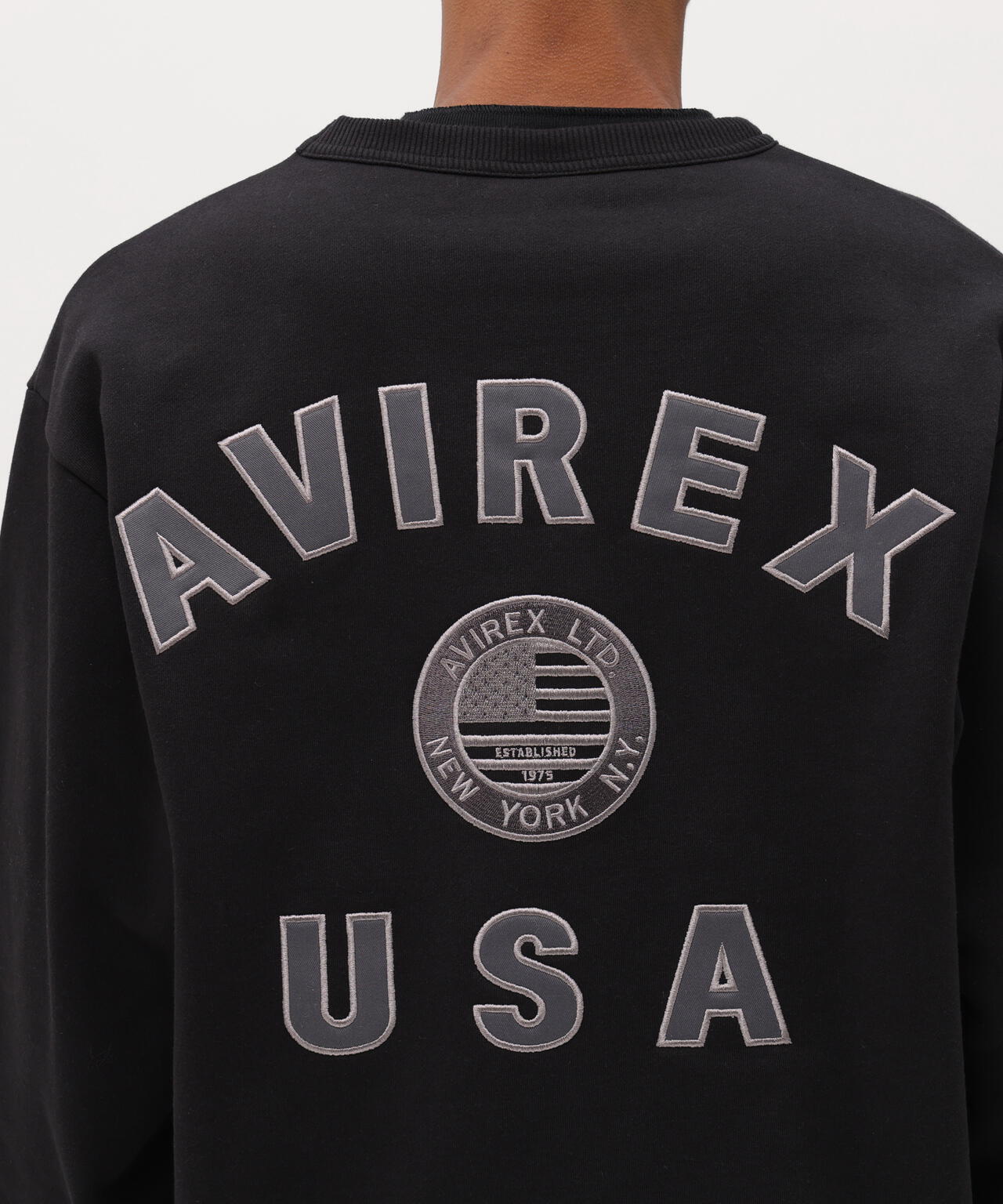 《直営店限定》VARSITY FLAG CREW NECK SWEAT