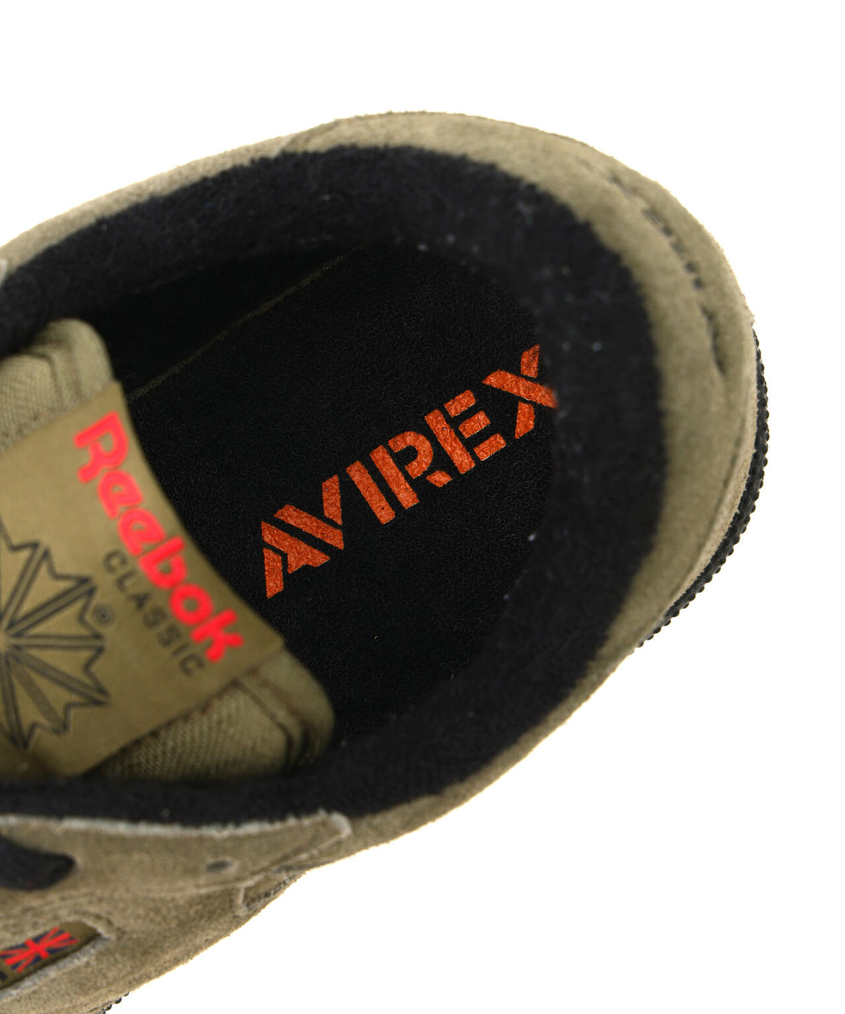 《AVIREX × Reebok》CLUB C ”MODERN SAGE COLLECTION”