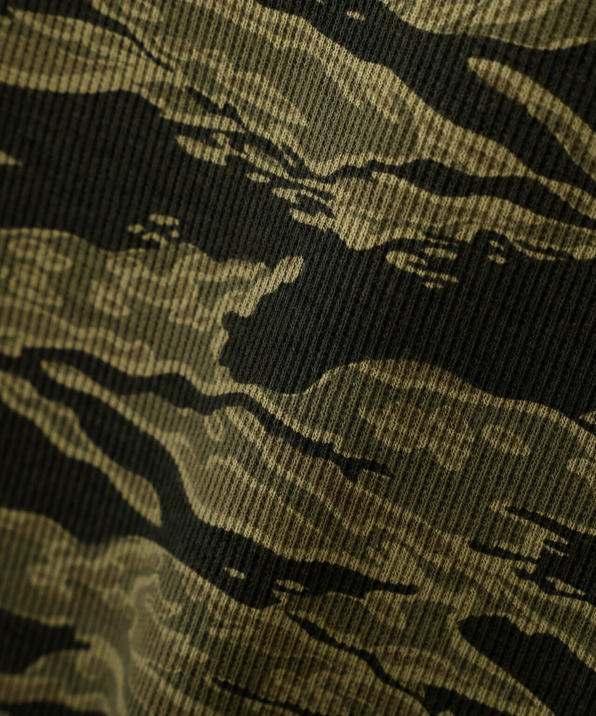 《WEB限定/DAILY/デイリー/WOMAN》RIB CAMO L/S HENLEY NECK T-SHIRT