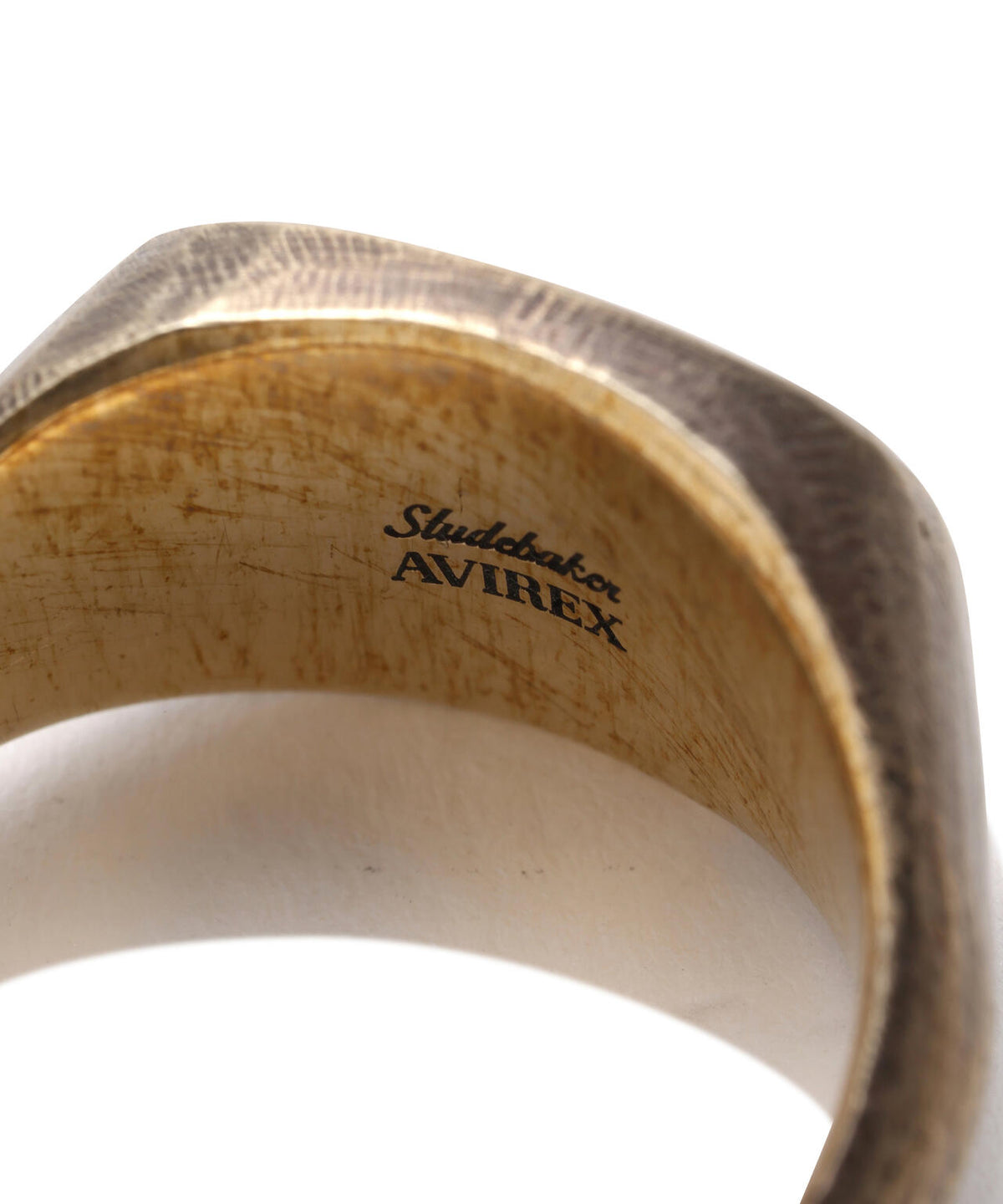 《AVIREX × STUDEBAKER METALS》SIGNET RING AR ”BRASS PATINA”