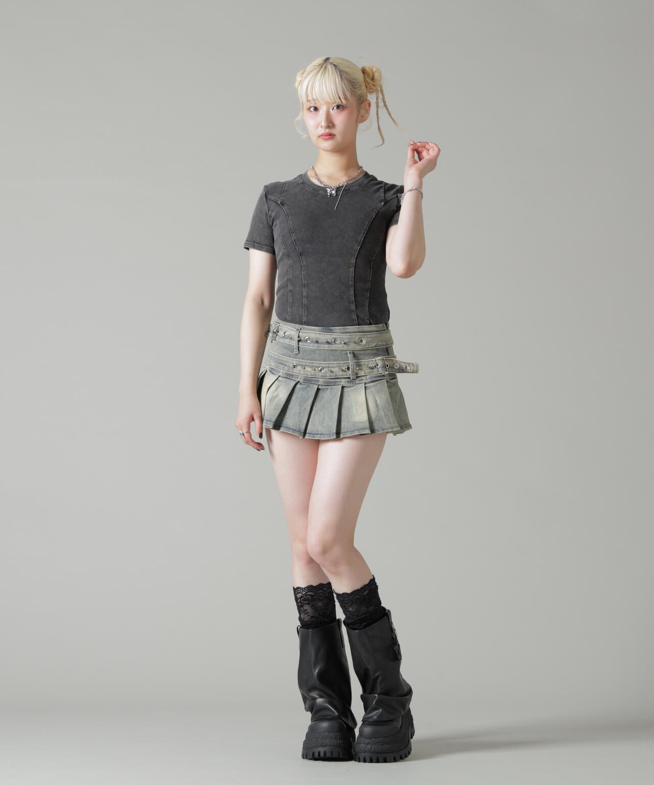 H:169cm B:79cm W:69cm H:89cm 着用サイズ:F