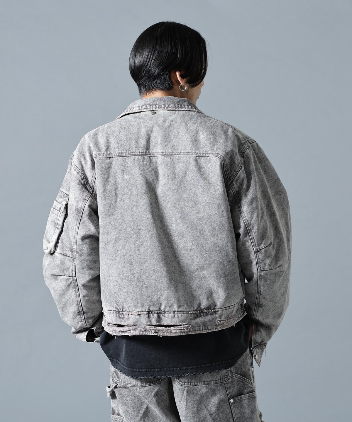 180cm B:87 W:66 H:84 着用サイズ:L