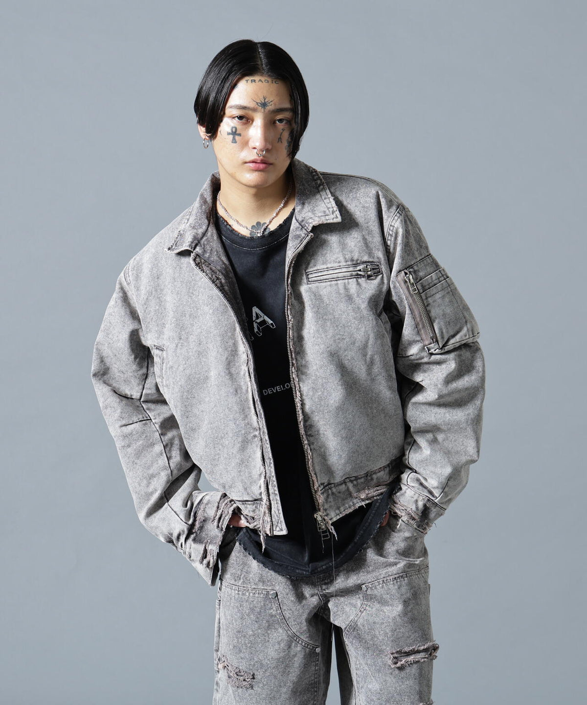 180cm B:87 W:66 H:84 着用サイズ:L