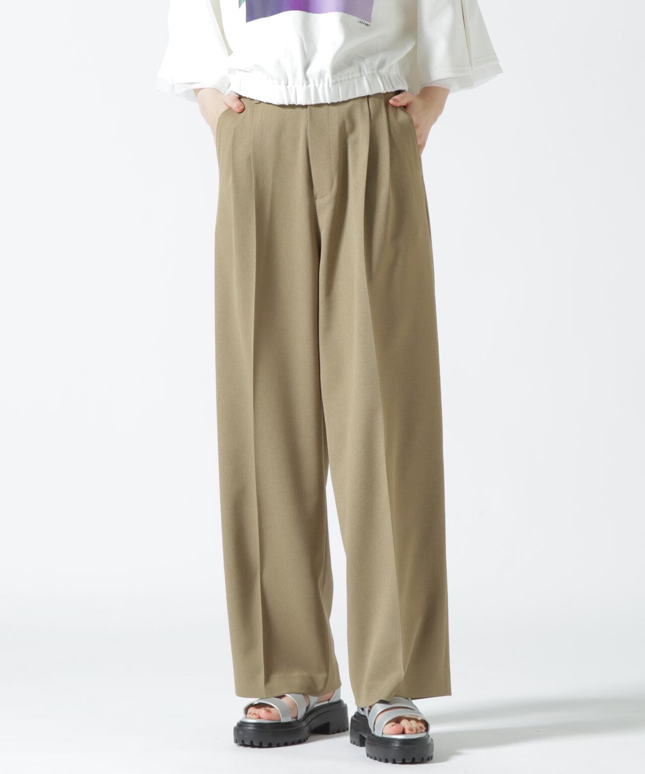 DROIT BELLO(ドロイトベロ)タックパンツ