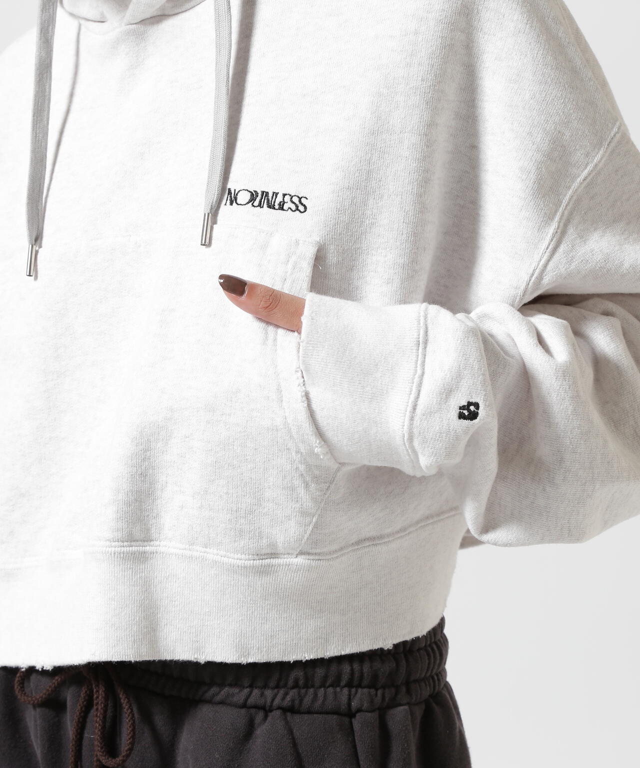 NOUNLESS(ナウンレス)SHORT HOODIE TOPS