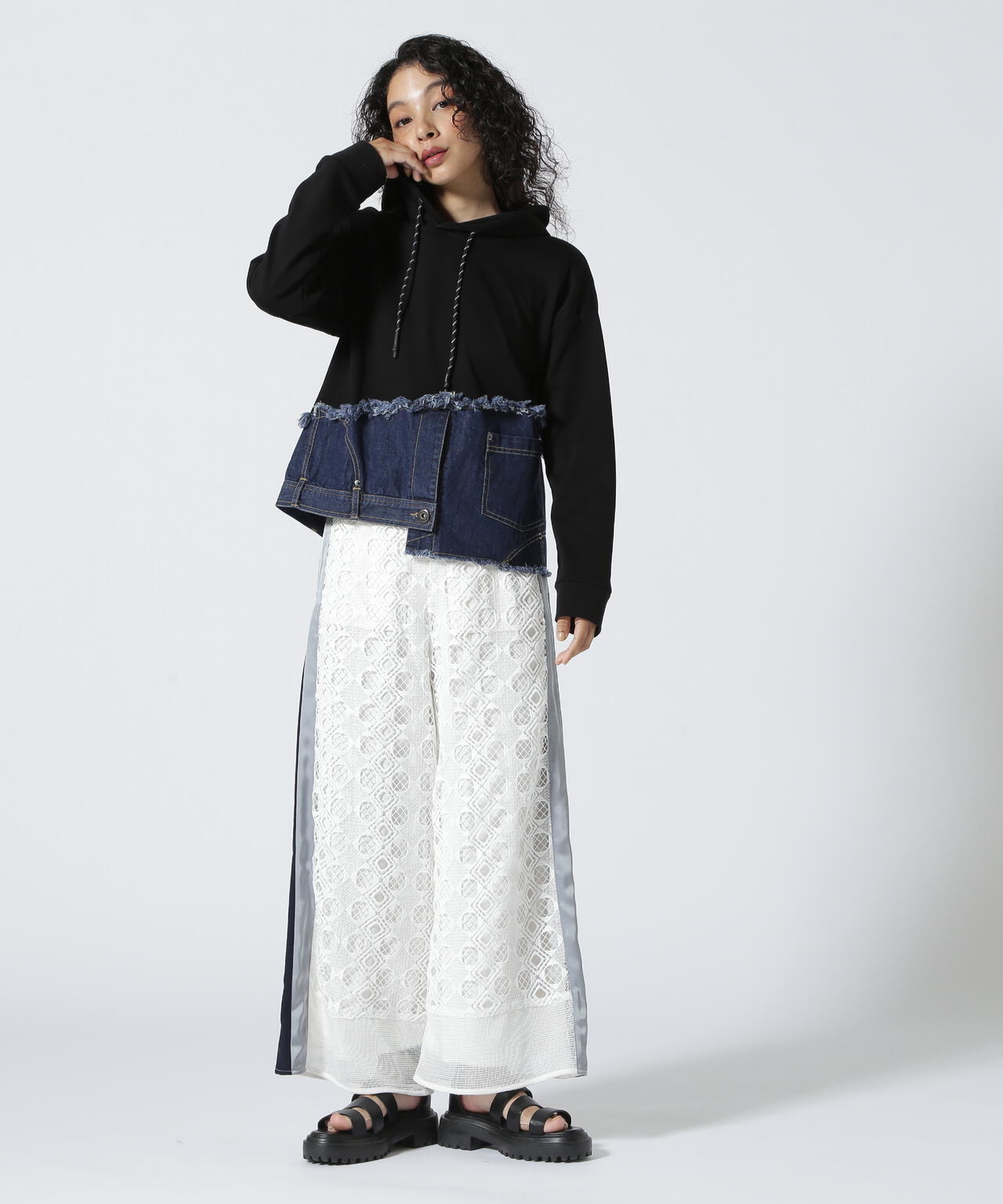 AULA AILA(アウラ アイラ)別注デニムコンビネーションフーディー