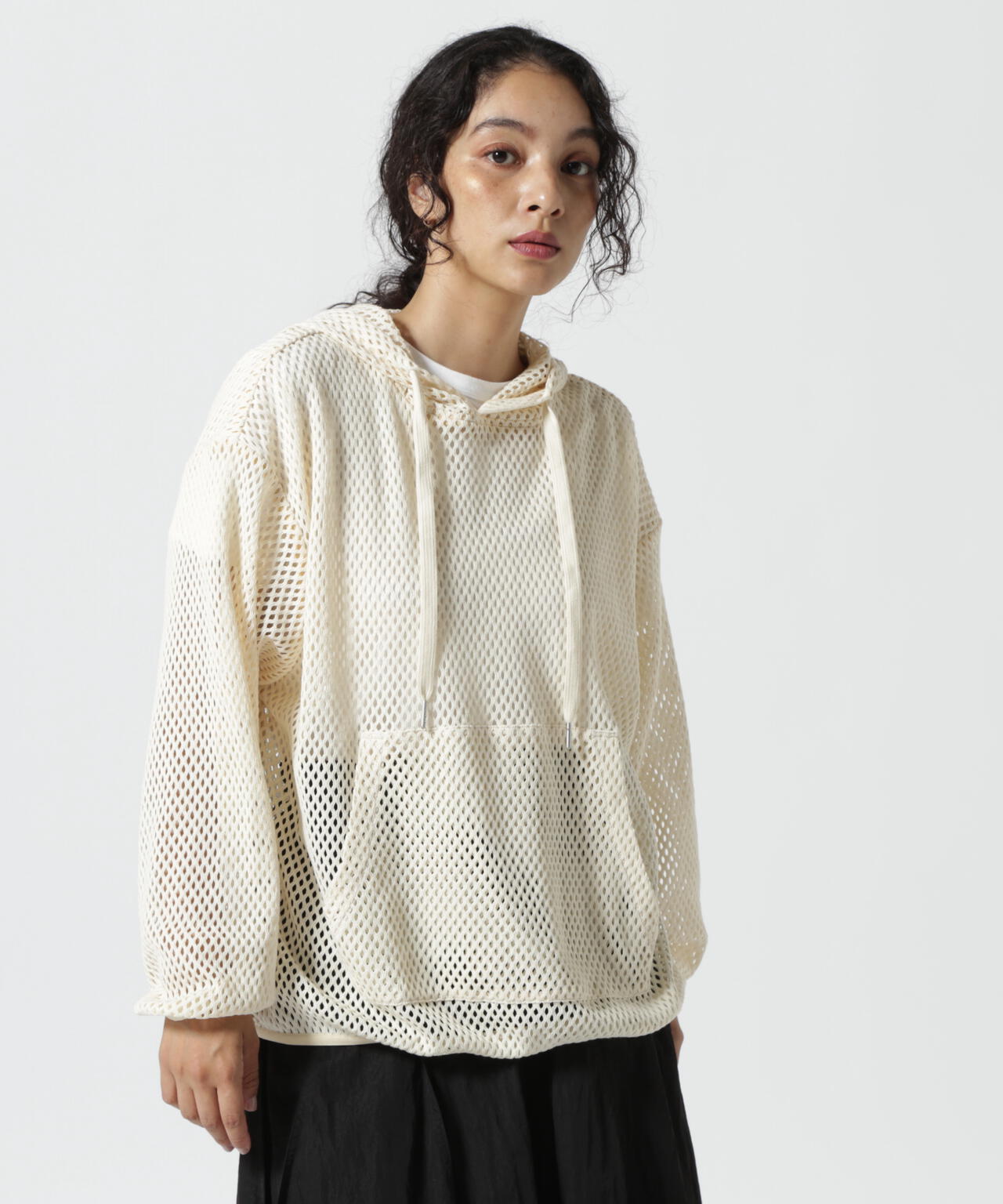 YENN (イエン)MESH LACE HOODIEプルオーバー