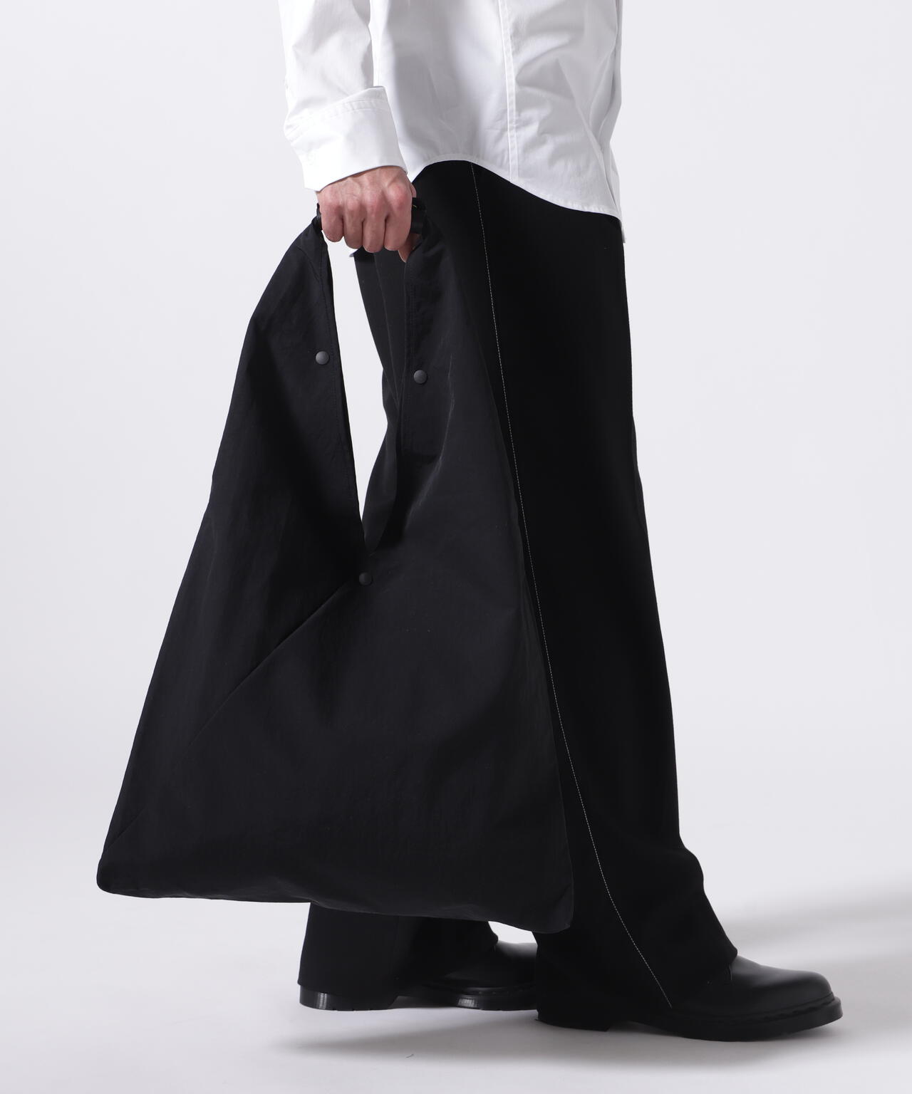 SLOW(スロウ)span nylon-triangle wrap bag-