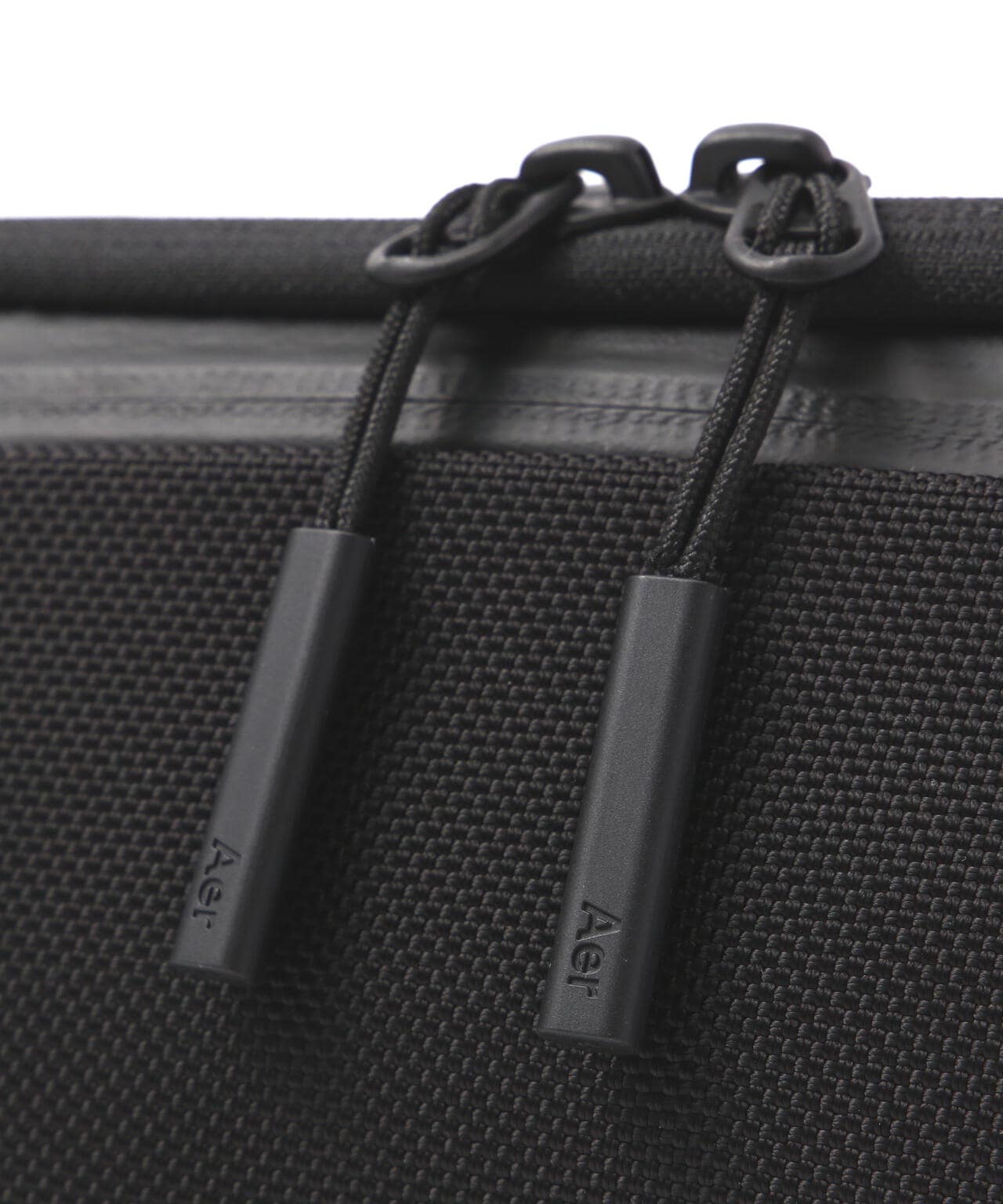 Aer(エアー)Slim Pouch Black AER-21028