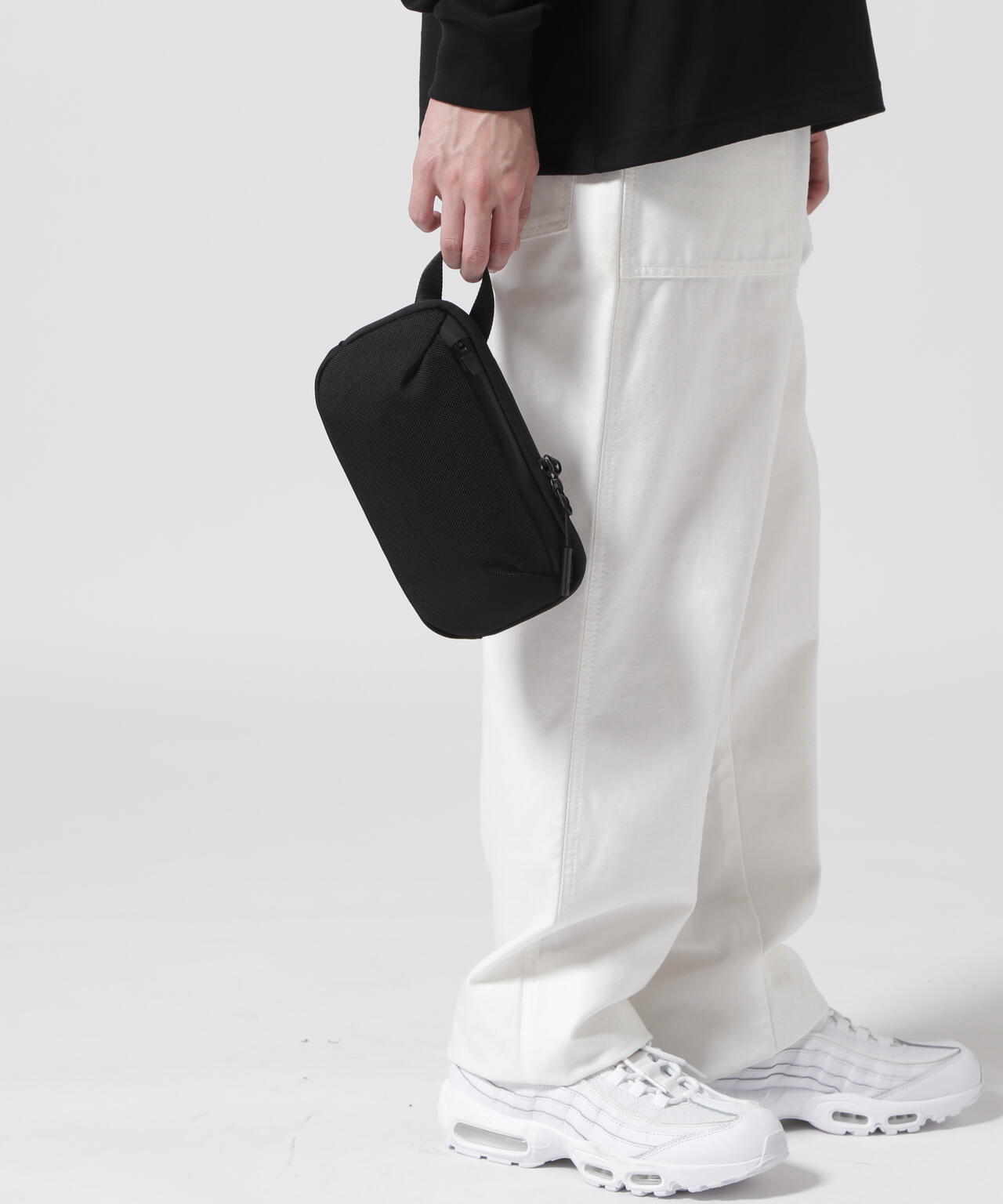 Aer(エアー)Slim Pouch Black AER-21028