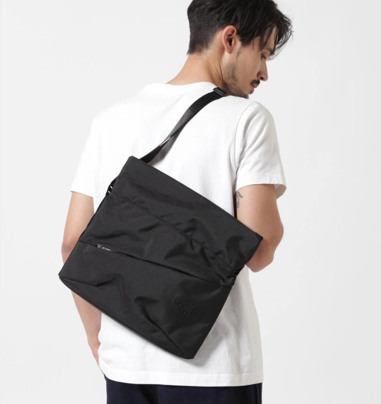 THE NORTH FACE / Pyrenees Shoulder L NM82508