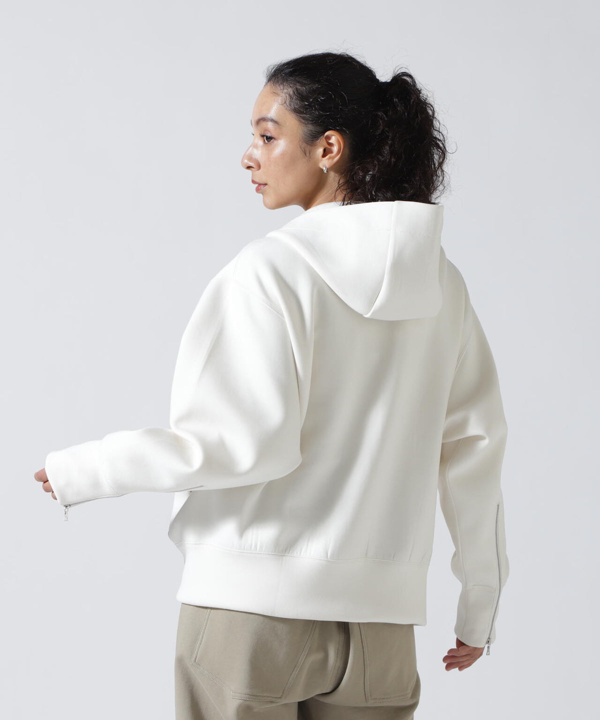 upper hights(アッパーハイツ)THE FLAG HOODIE