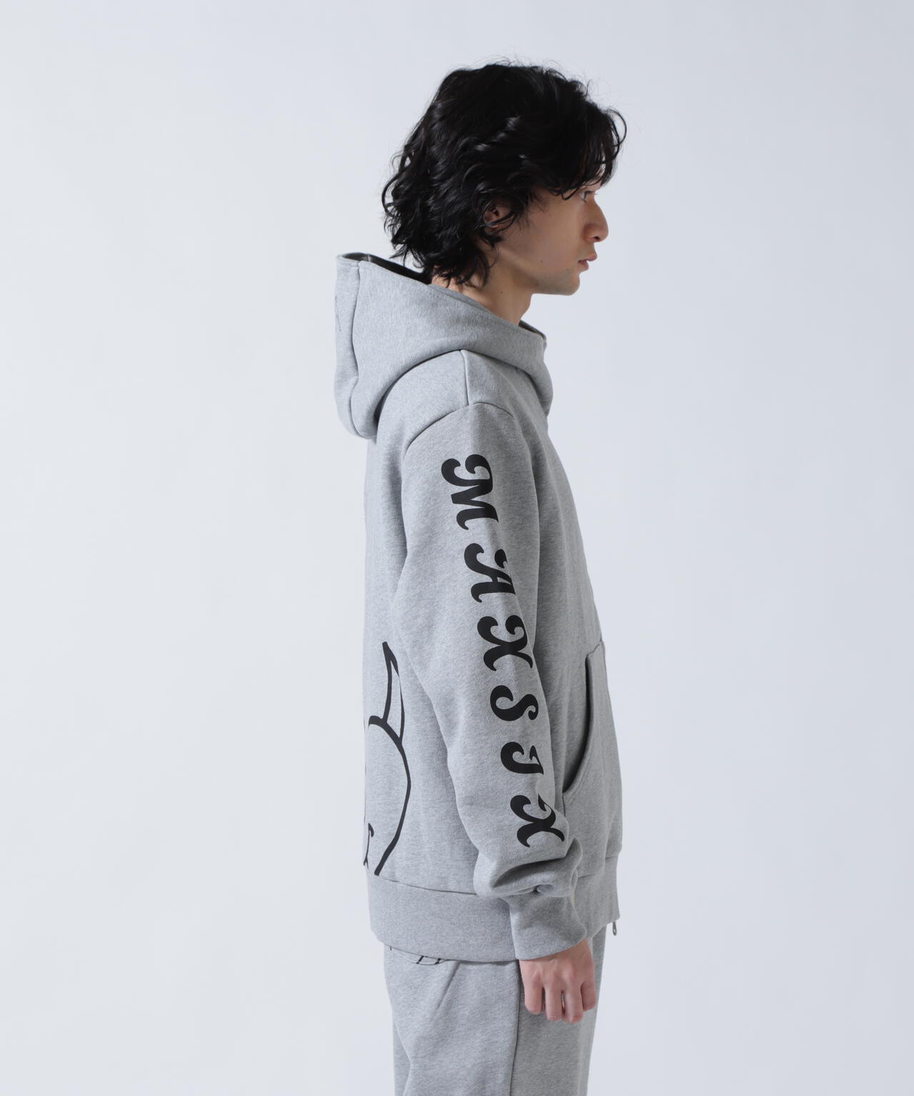 maxsix(マックスシックス)ONI HEART ZIP PARKA