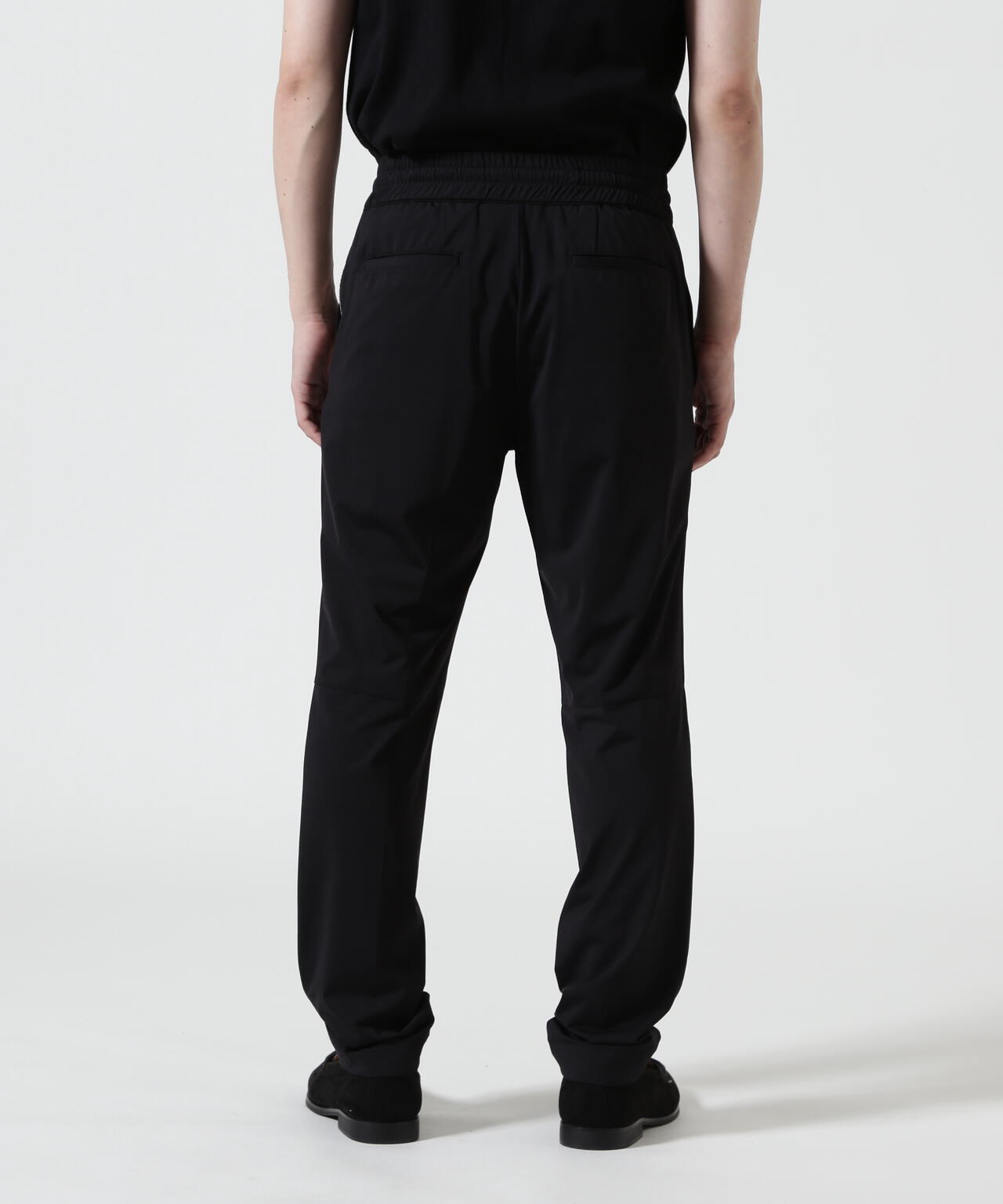 177cm B:81 W:72 H:88