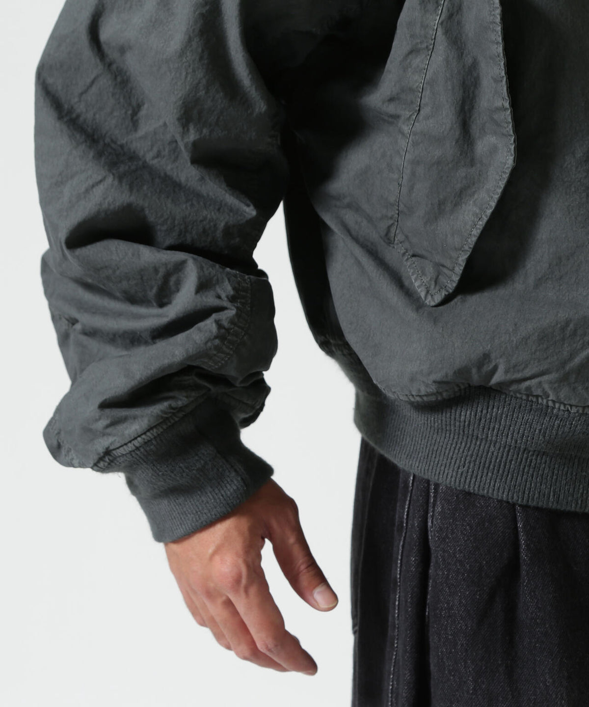 178cm B:92 W:76 H:95 着用サイズ:L