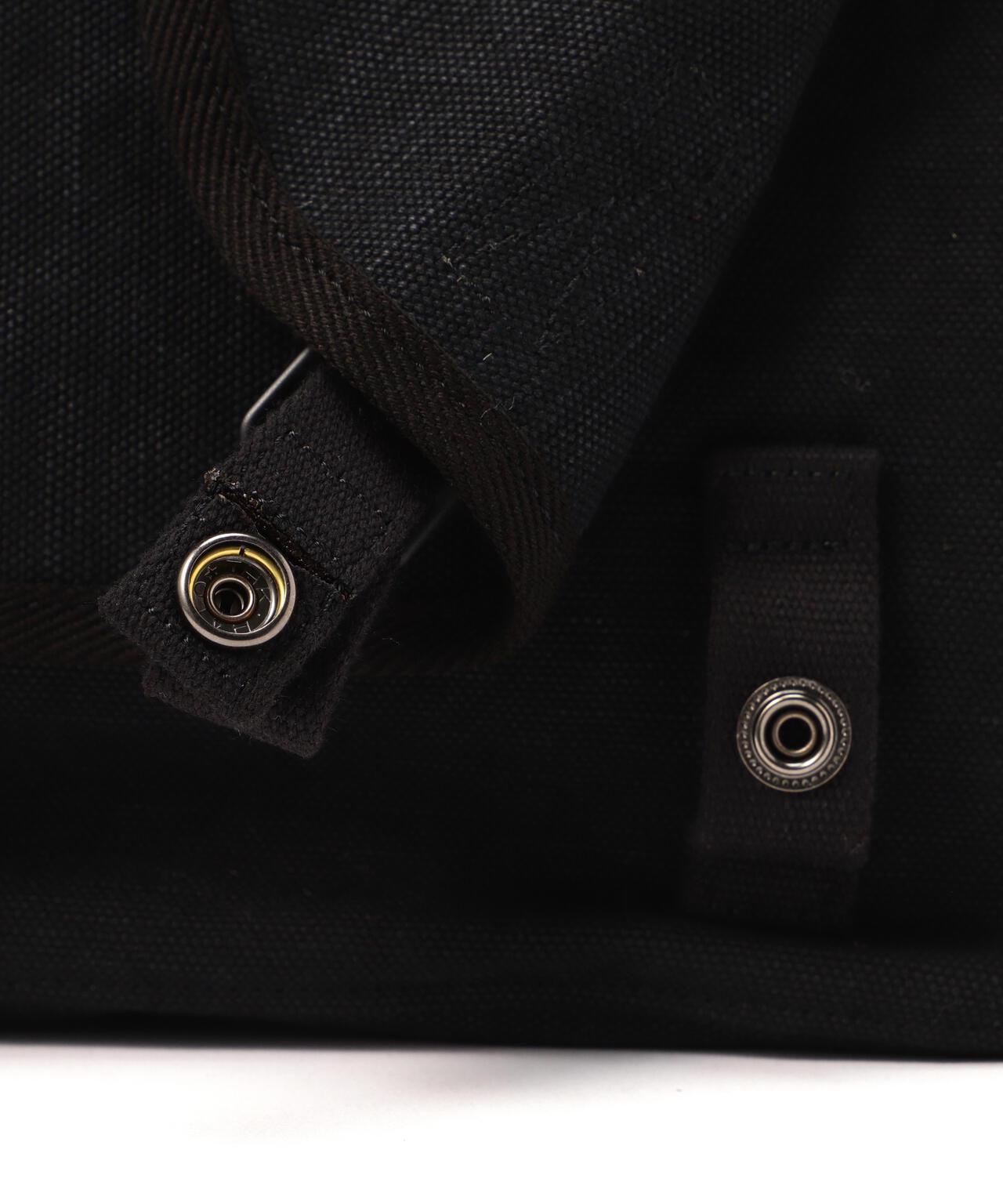 SLOW(スロウ) truck - French army shoulder bag-