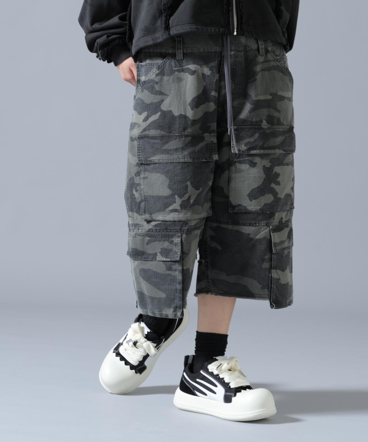 FR(13)NDS /フレンズ/WAIST LAYER CARGO SHORTS