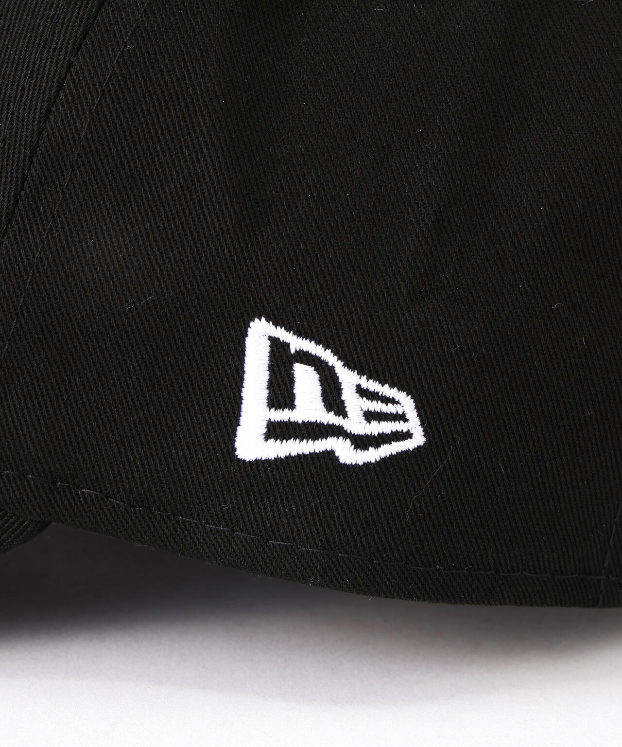 Ground Y×NEW ERA/ ADV LIGHT GY SIDE LOGO BLK WHT