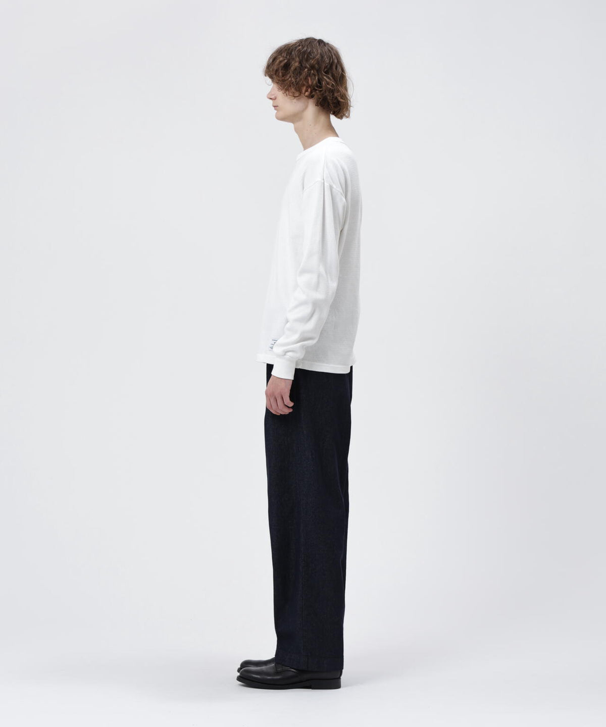 187cm C:83 W:66 H:85.5 着用サイズ:L