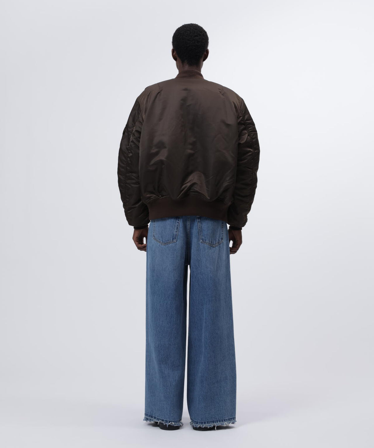 185cm C:83 W:66 H:86 着用サイズ:L