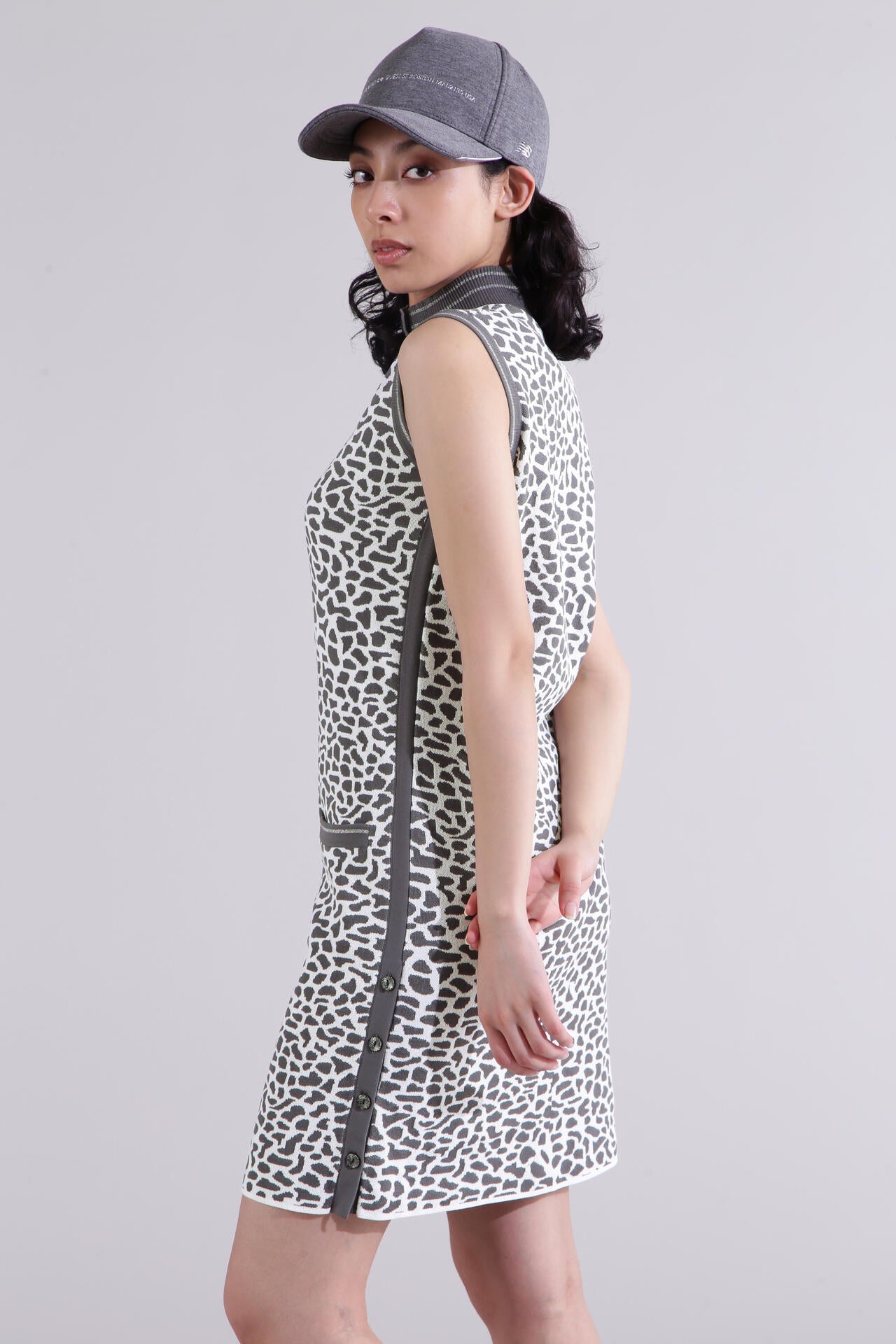 【直営店舗限定】スリーブレス ニット ワンピース (WOMENS)