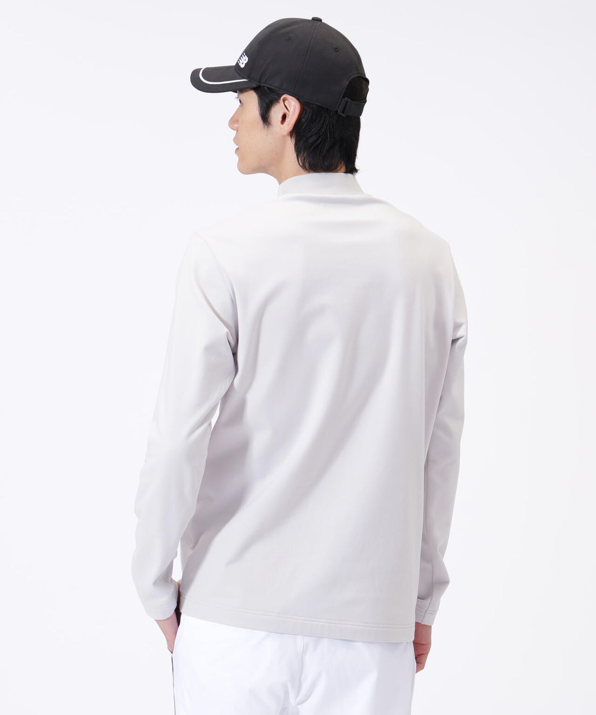 Height: 185cm    Chest: 81cm   Waist: 68cm　Hips: 90cm 着用サイズ：5