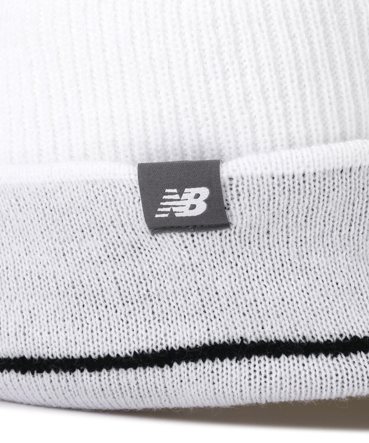 ポンポン付き ブリムビーニー (WOMENS)