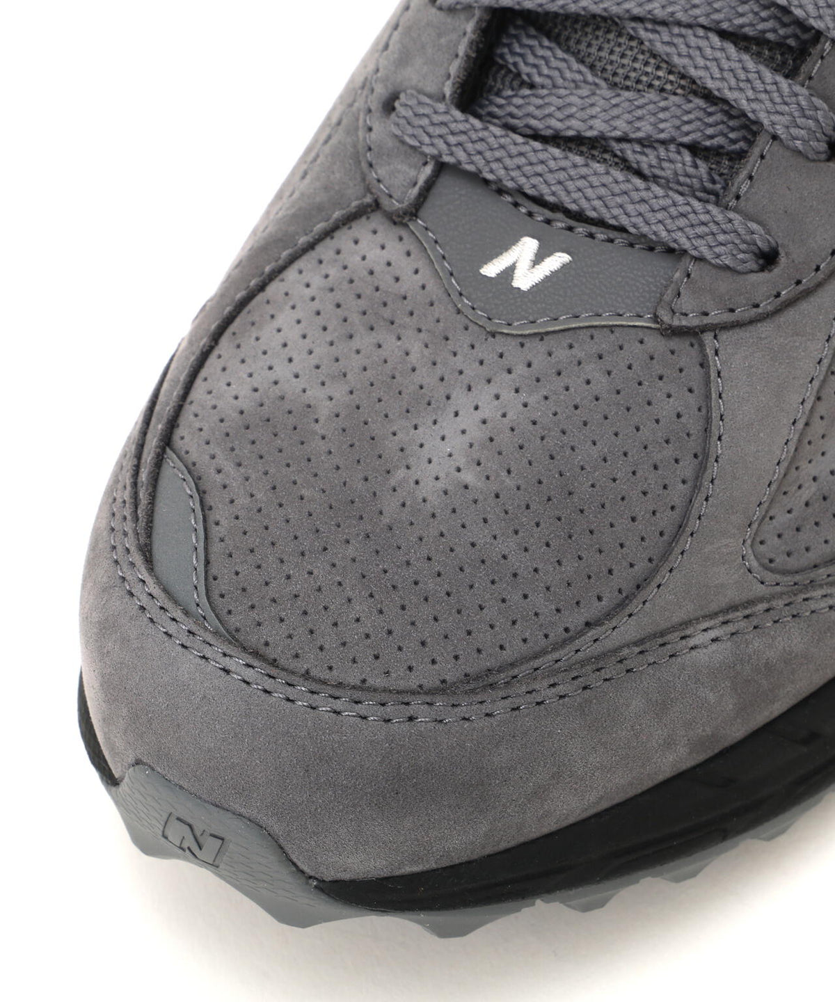 ［展開店舗限定］2002 v1 (UNISEX)