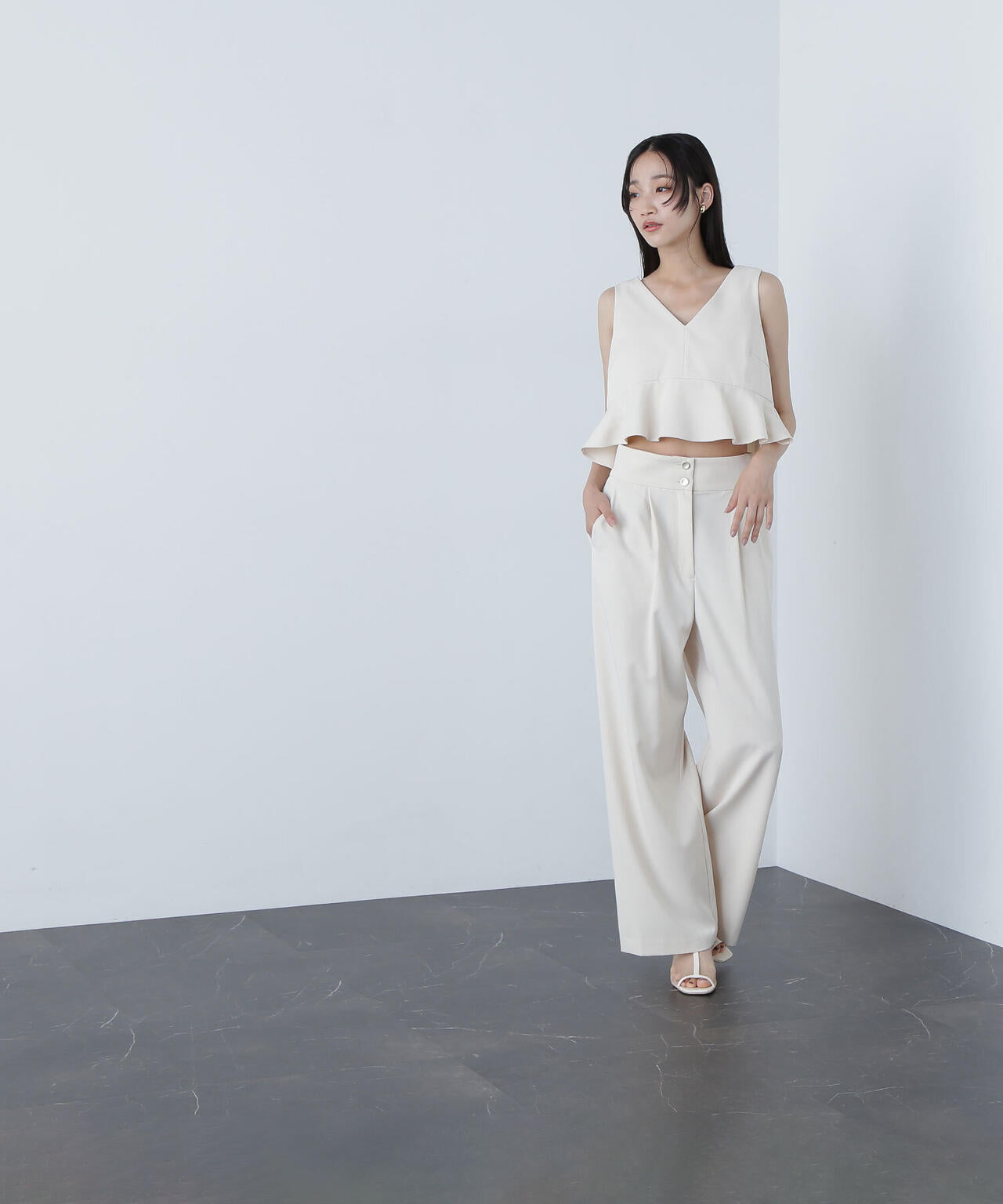 クロップドペプラムトップス＆パンツ*
