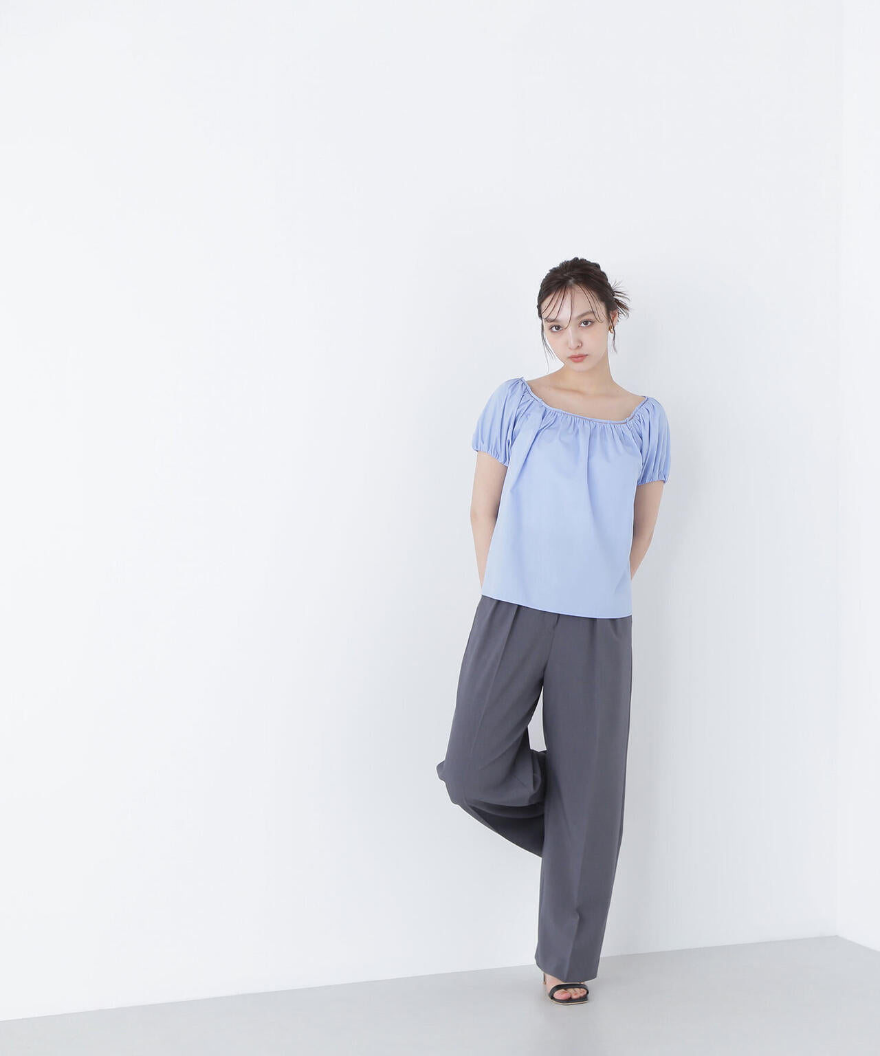 ナローストラップギャザーブラウス*