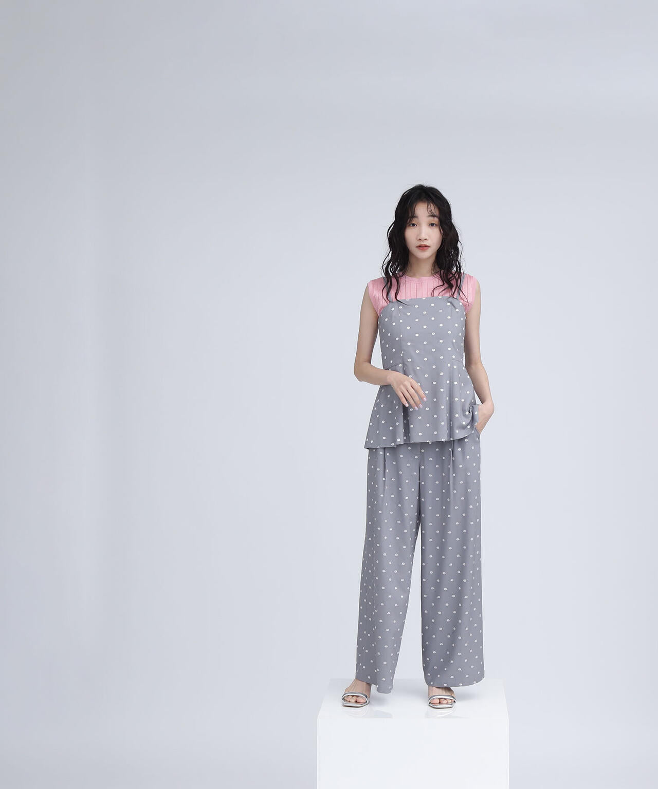 ドット刺繍パンツ＊