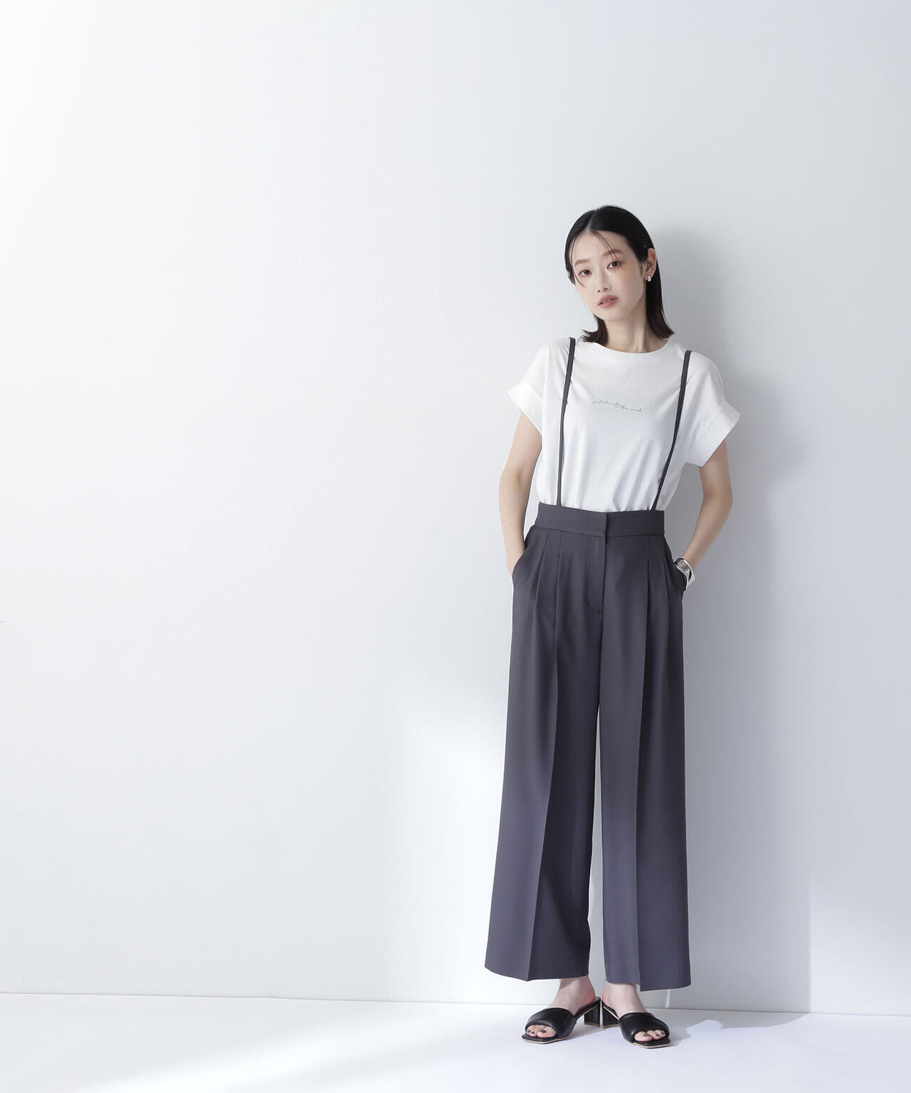 ストラップ付タックワイドパンツ*