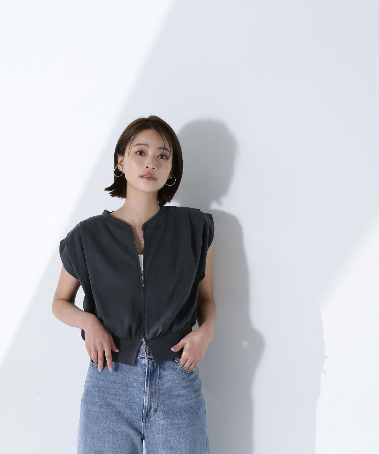 タックショルダージップベスト*