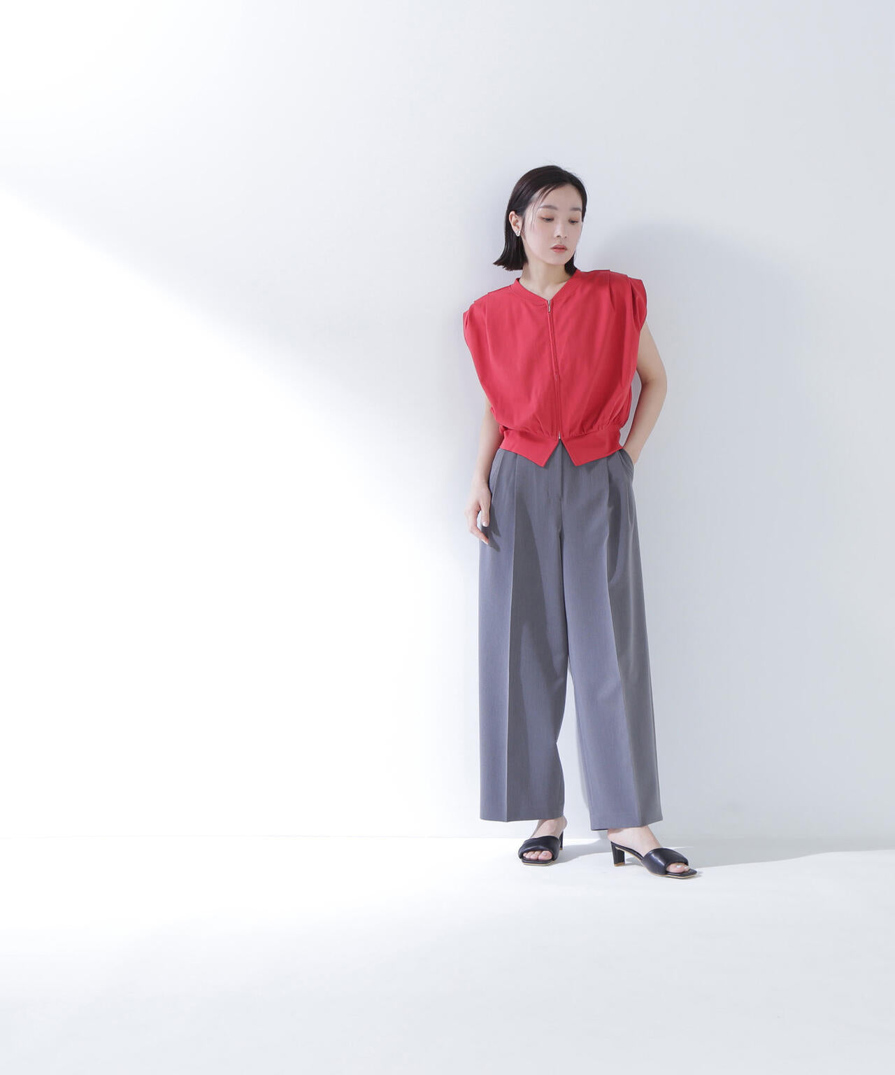 タックショルダージップベスト*