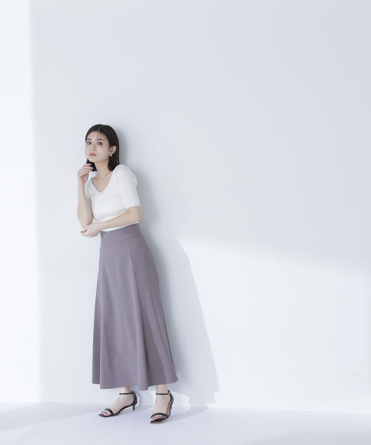 Vネックワイドリブニット*