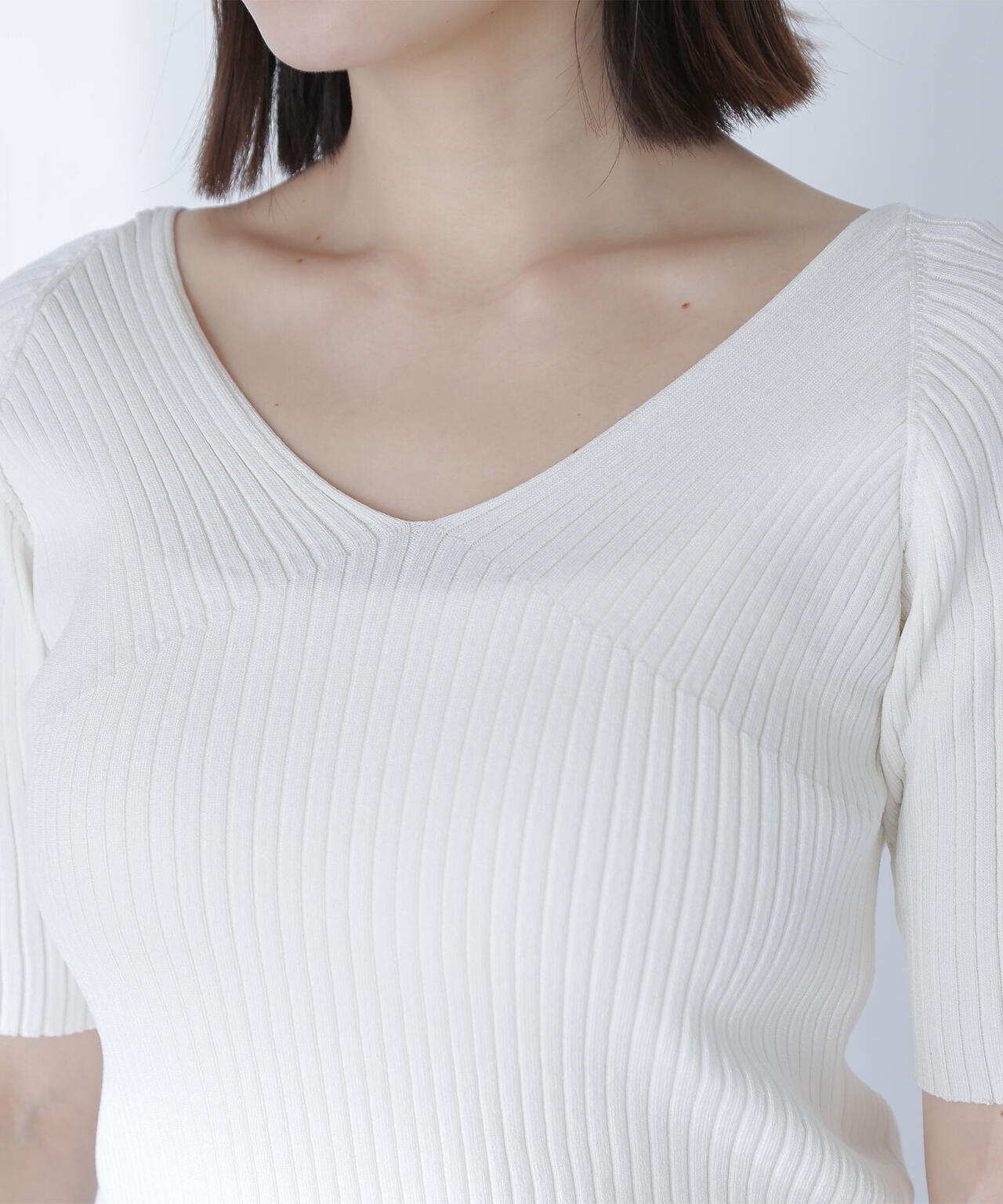 Vネックワイドリブニット*