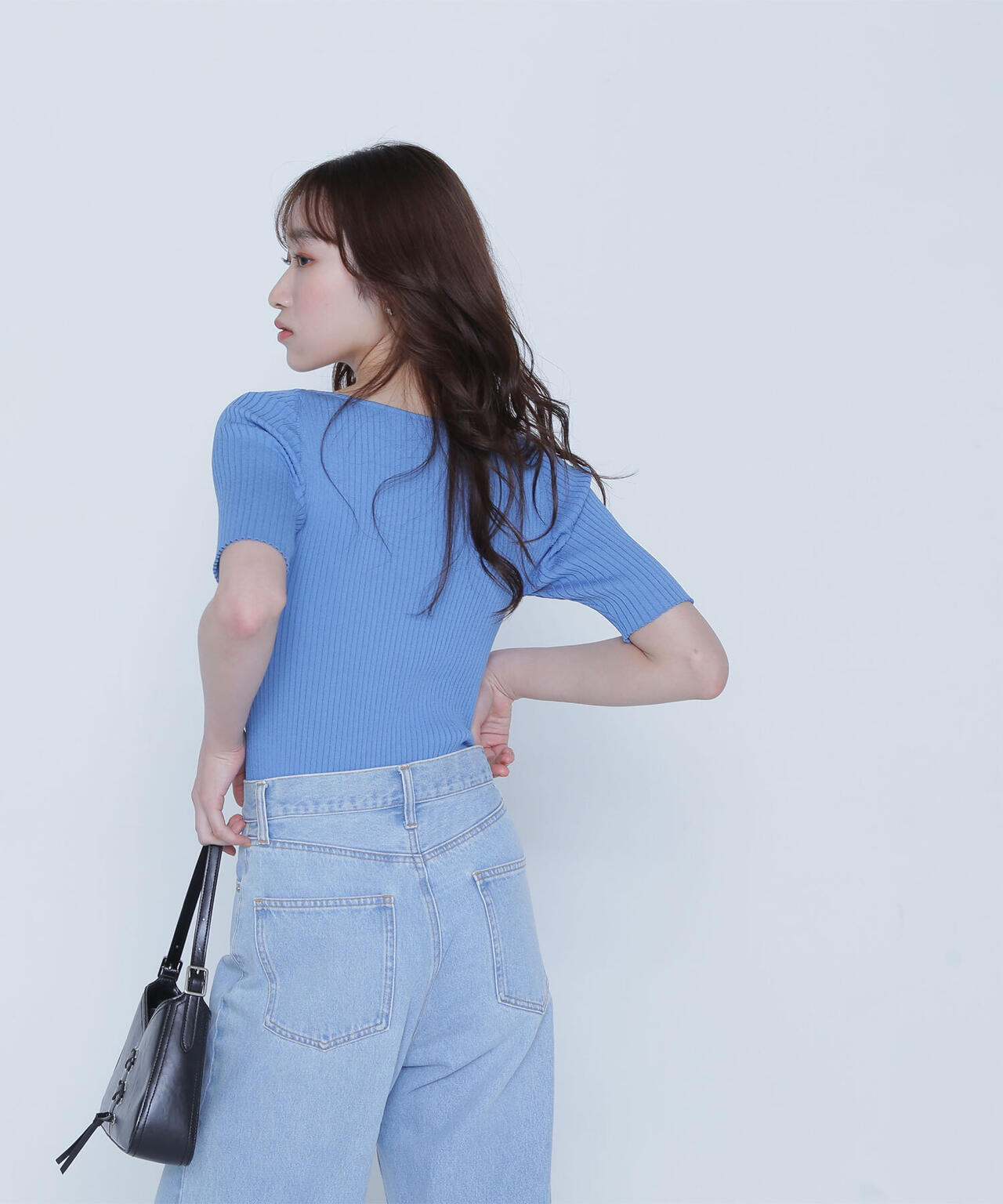 Vネックワイドリブニット*