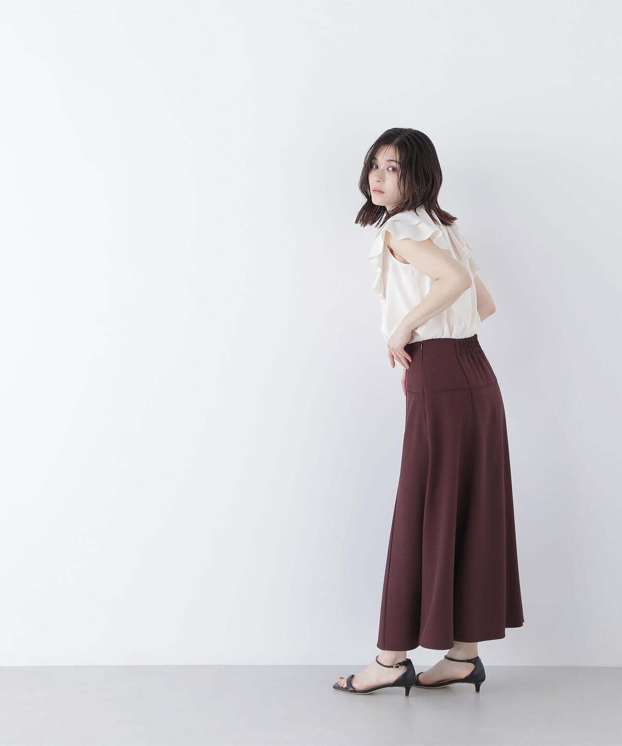 ラッフルショートスリーブブラウス*