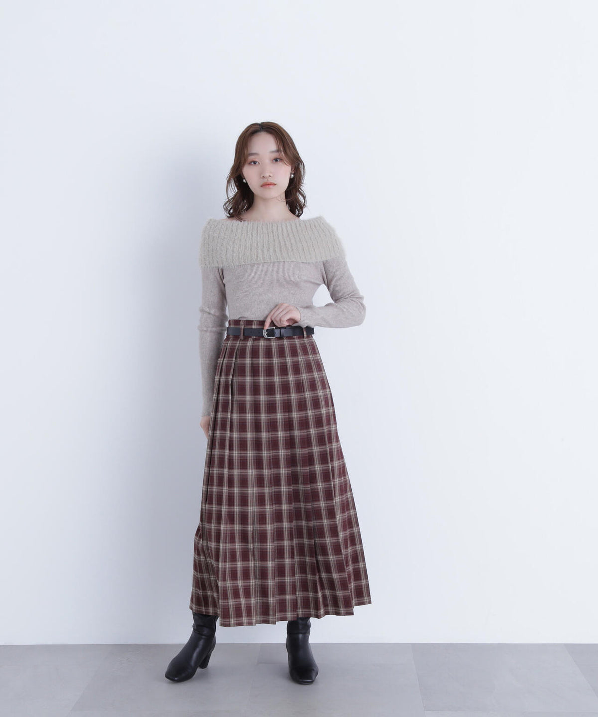 シャギーオフショルニット