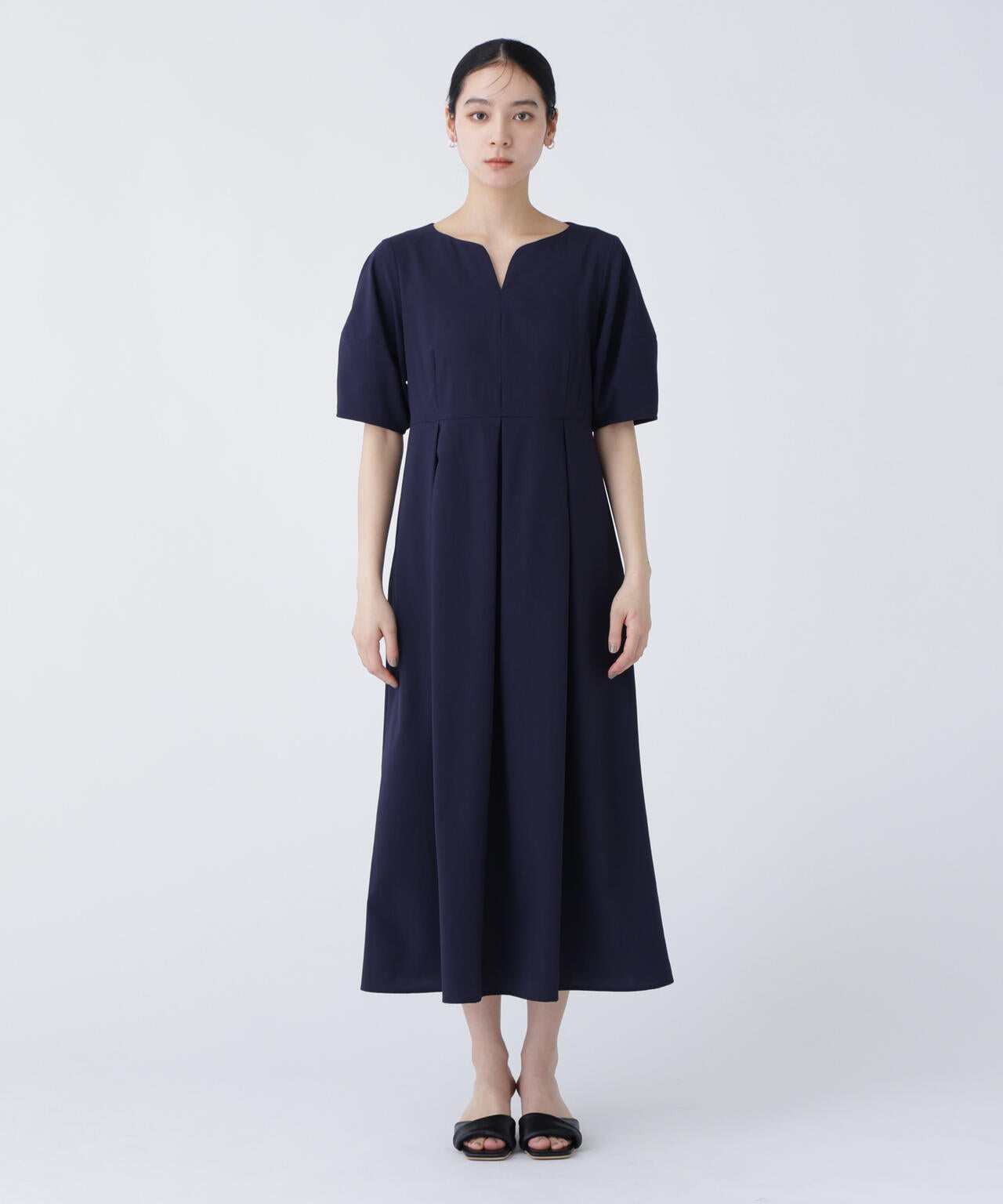 168cm B81cm W60cm H89cm 着用サイズ：M