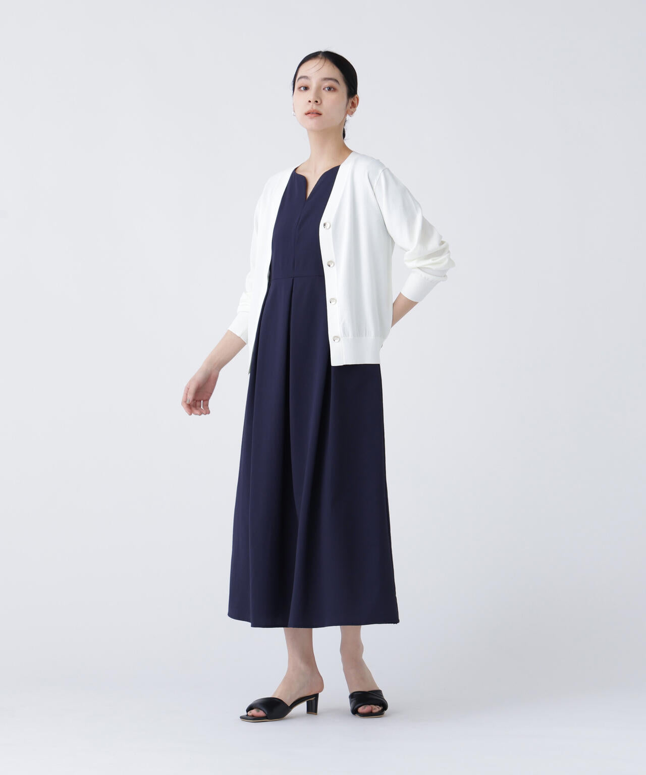 168cm B81cm W60cm H89cm 着用サイズ：M