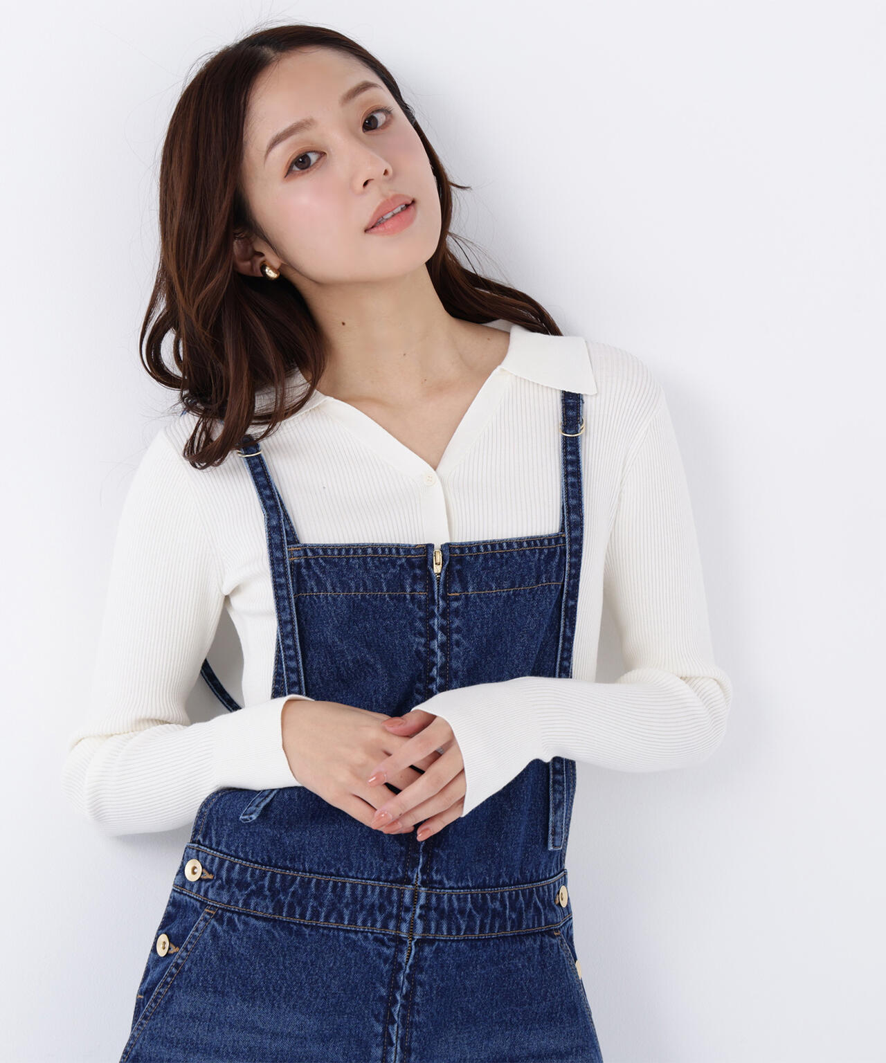 襟付Vネックリブニット