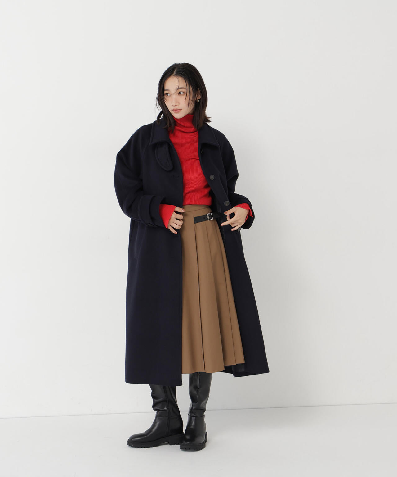 身長165　B:80 W:59 / H:85 / S:23.5 着用サイズ：M